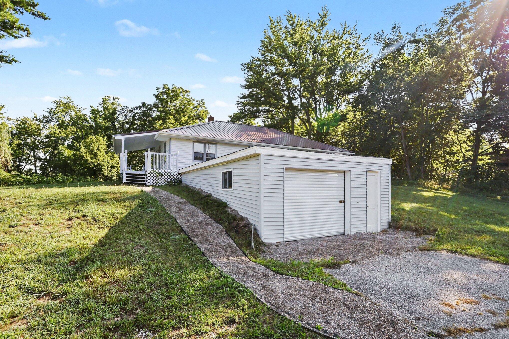 1582 Bakertown Road Buchanan MI 49107