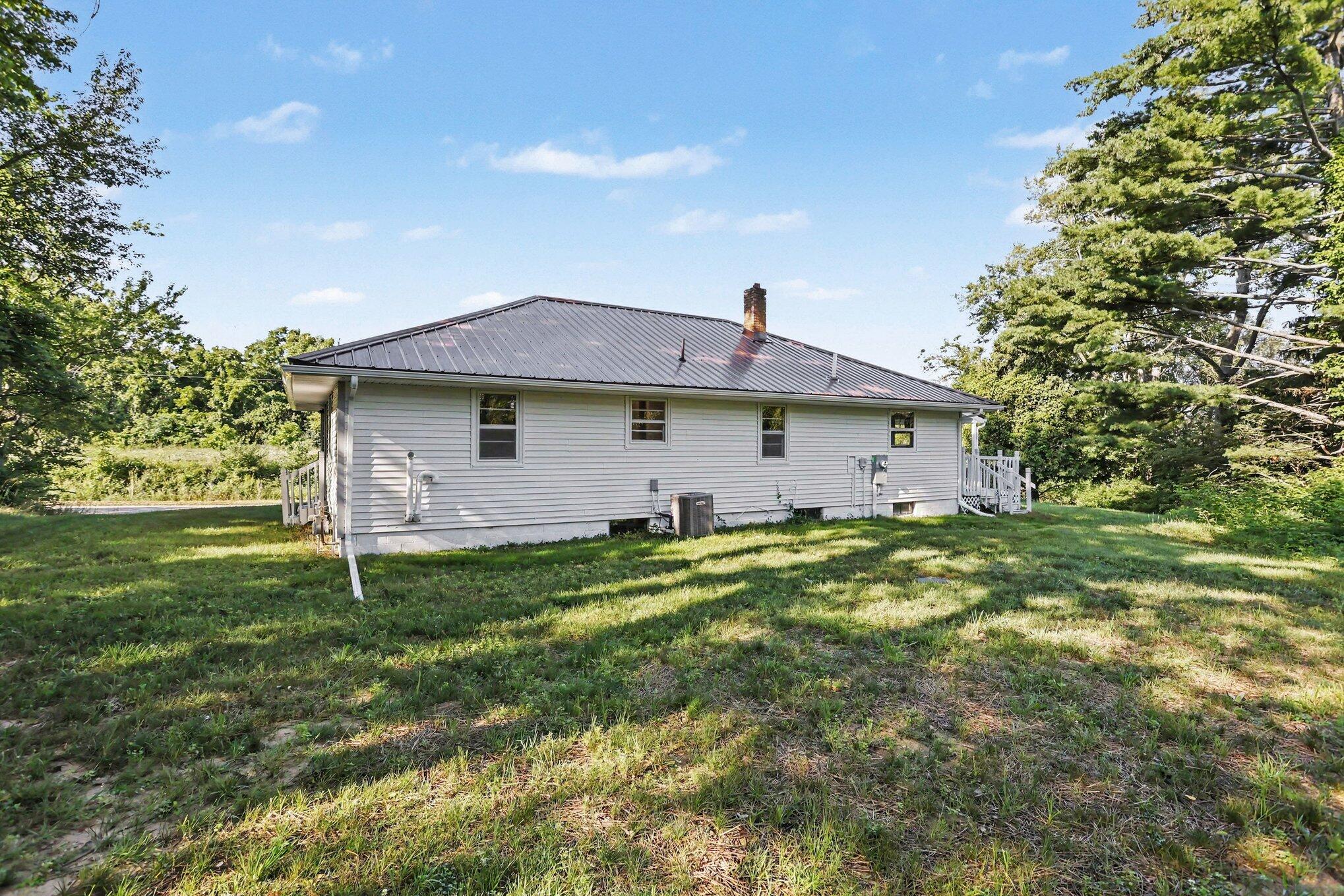 1582 Bakertown Road Buchanan MI 49107