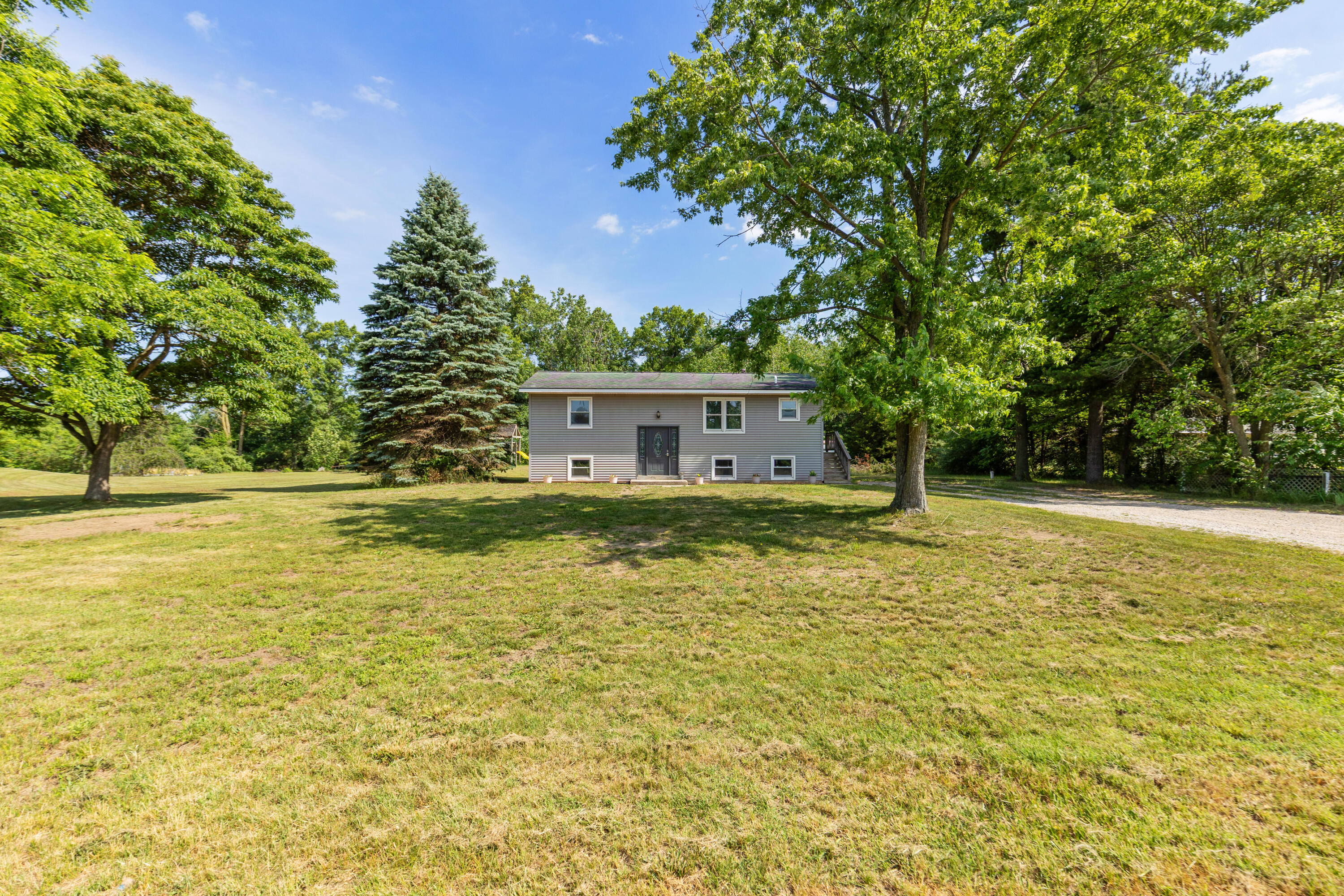 13687 New Holland Street Holland MI 49424