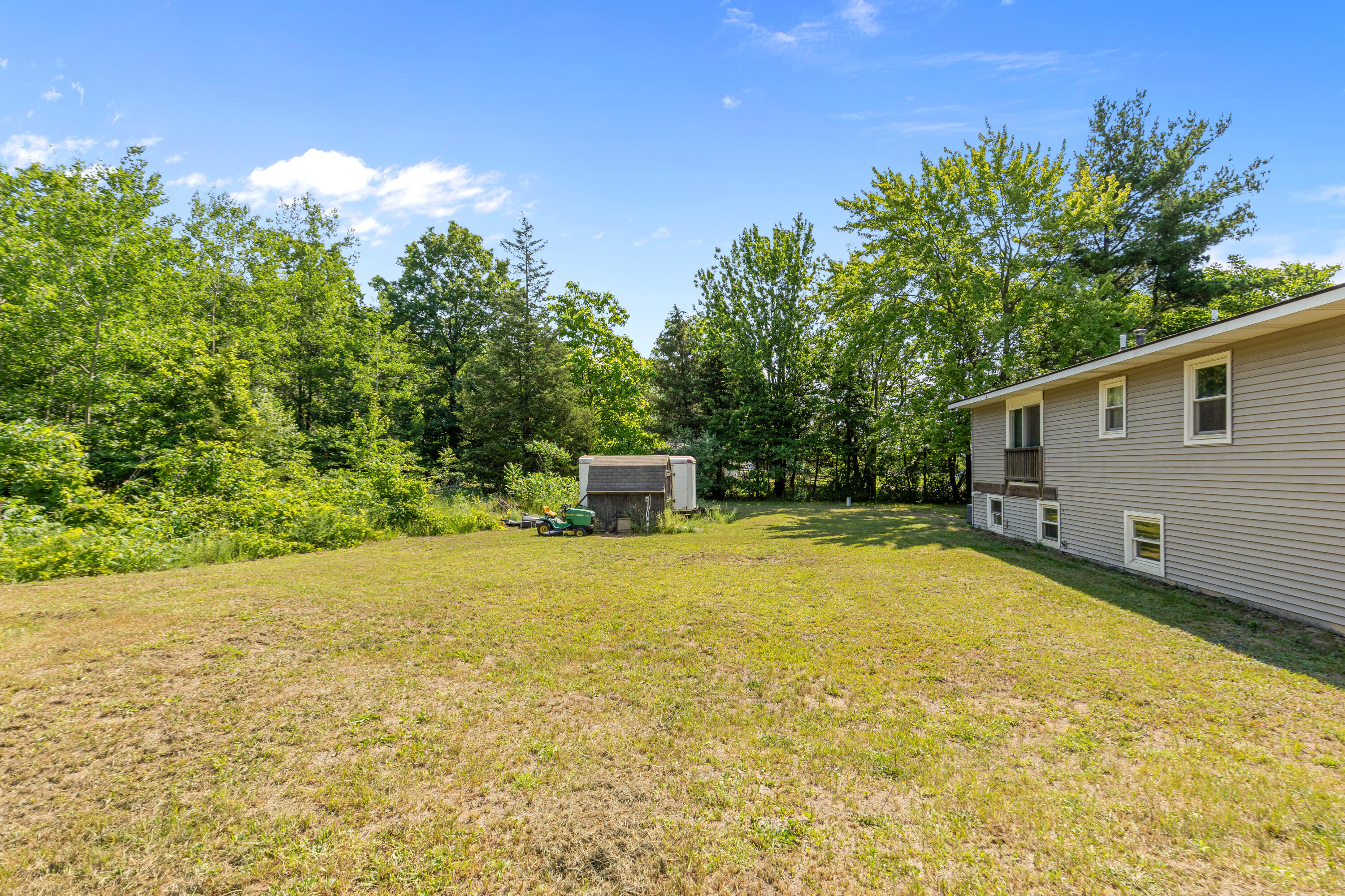 13687 New Holland Street Holland MI 49424