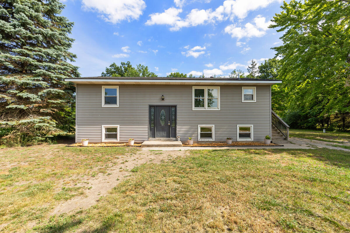13687 New Holland Street Holland MI 49424