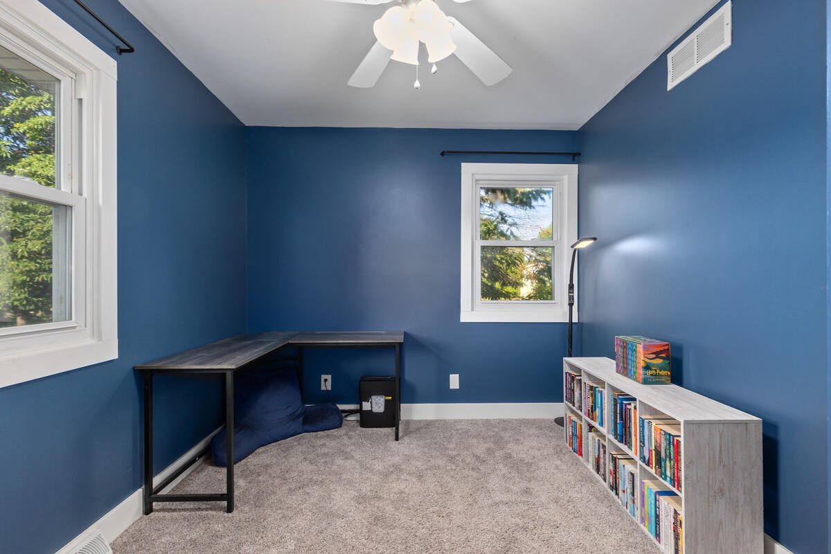 13687 New Holland Street Holland MI 49424