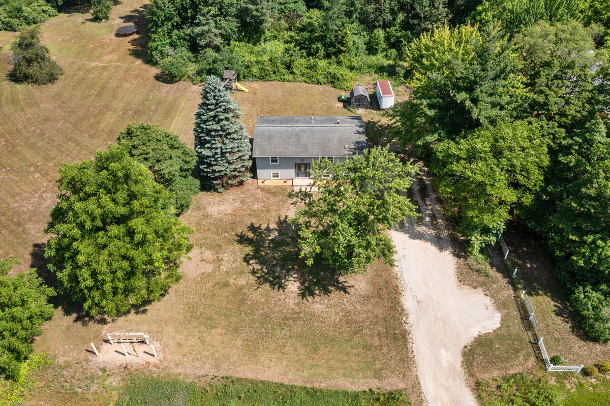 13687 New Holland Street Holland MI 49424