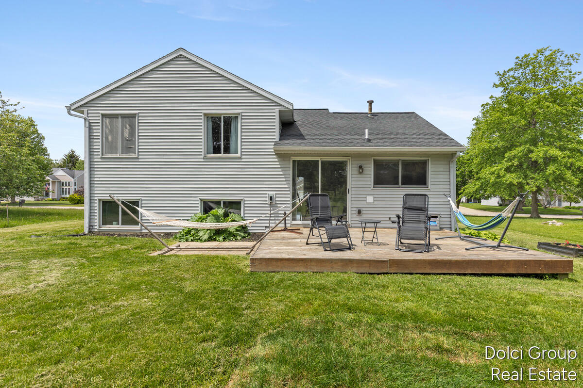 233 Jennifer Lane Holland MI 49423