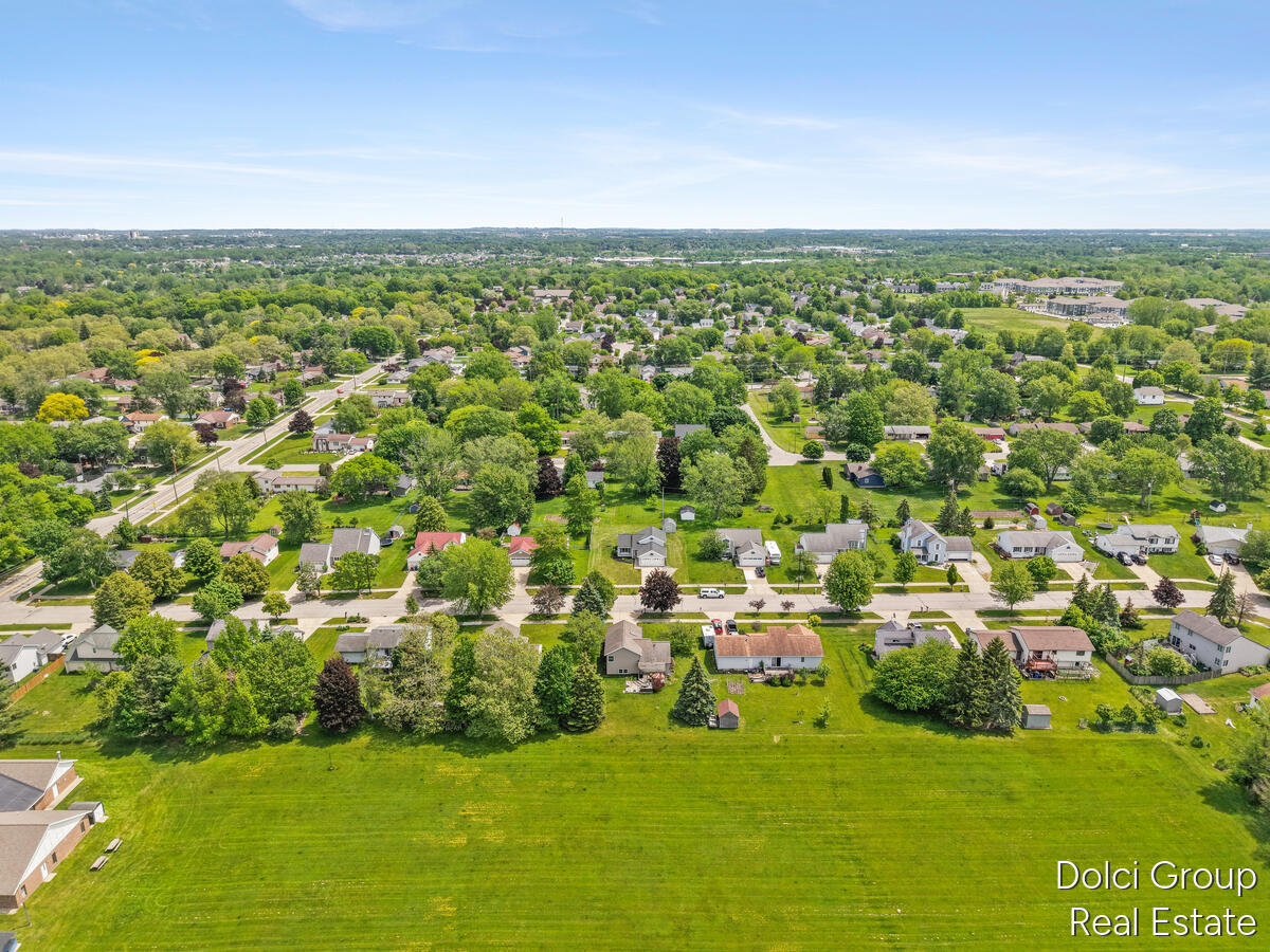 233 Jennifer Lane Holland MI 49423