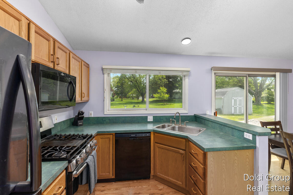 233 Jennifer Lane Holland MI 49423