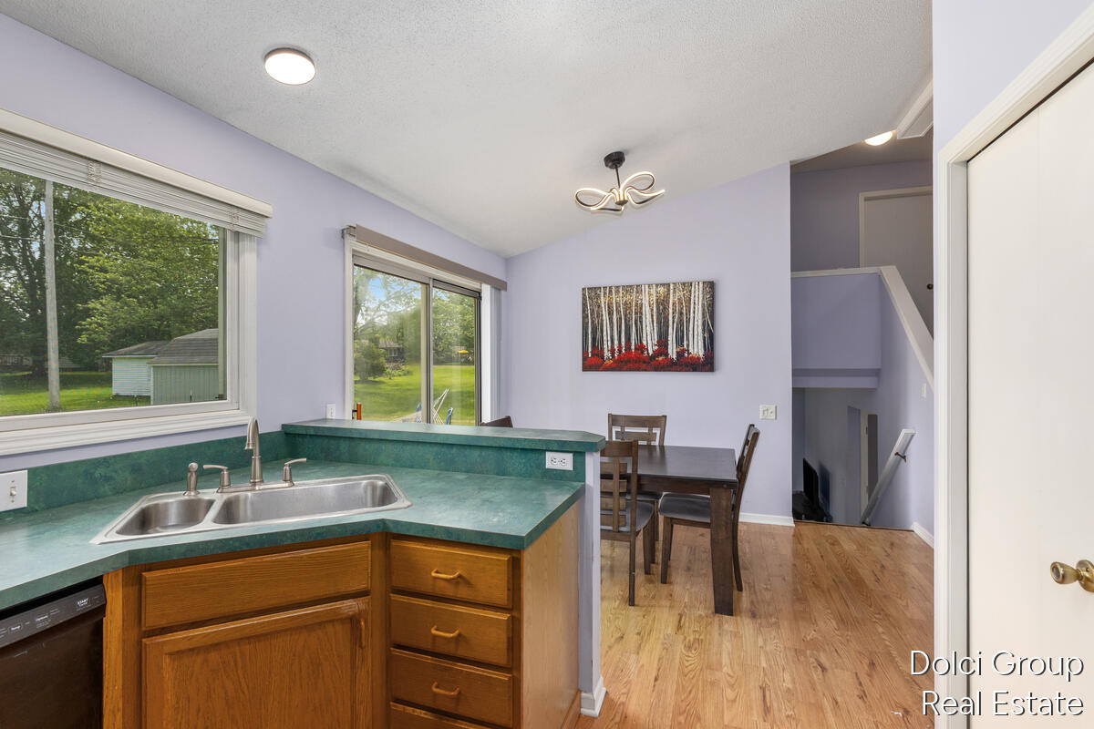 233 Jennifer Lane Holland MI 49423