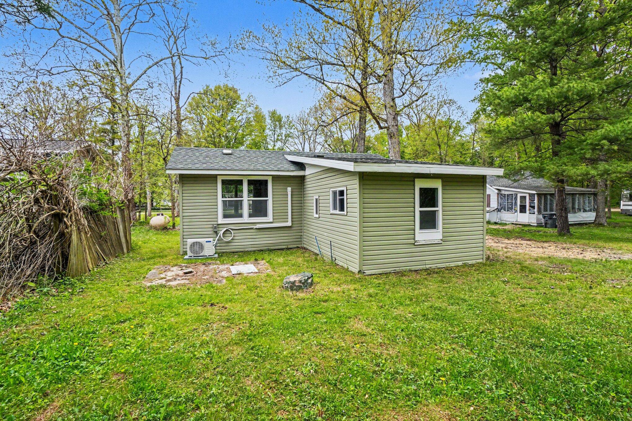 4206 S Shore Drive Allegan MI 49010