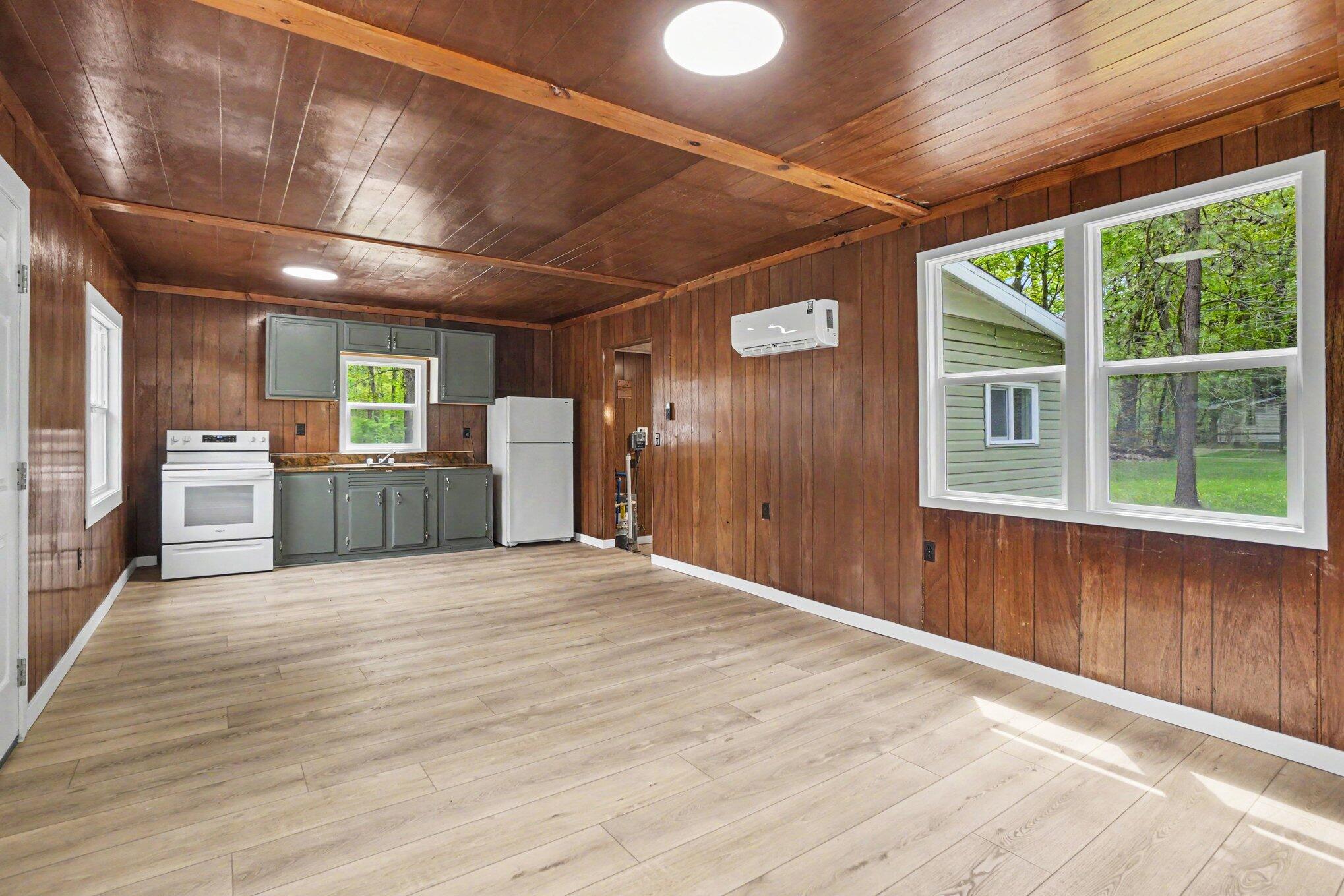 4206 S Shore Drive Allegan MI 49010