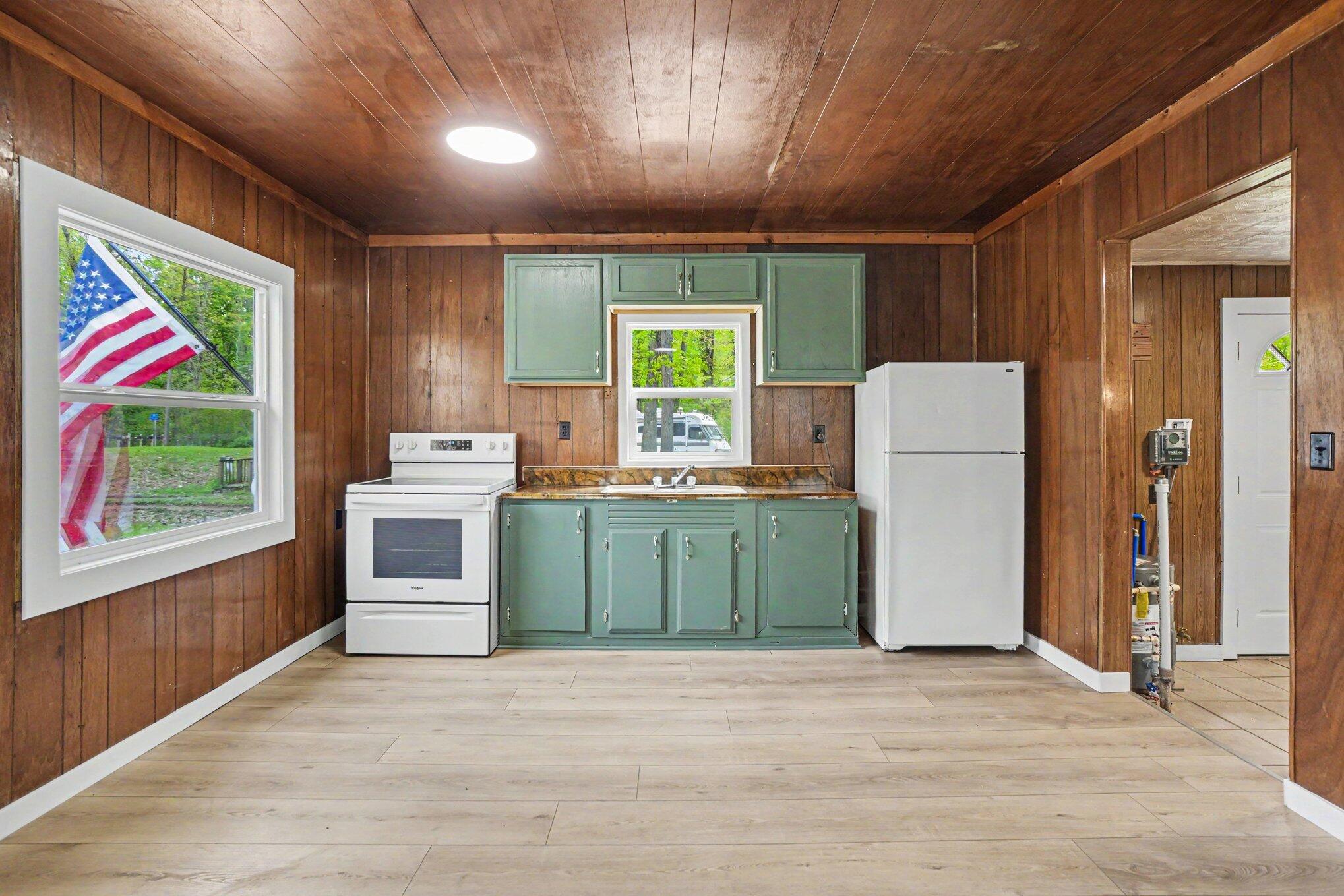4206 S Shore Drive Allegan MI 49010