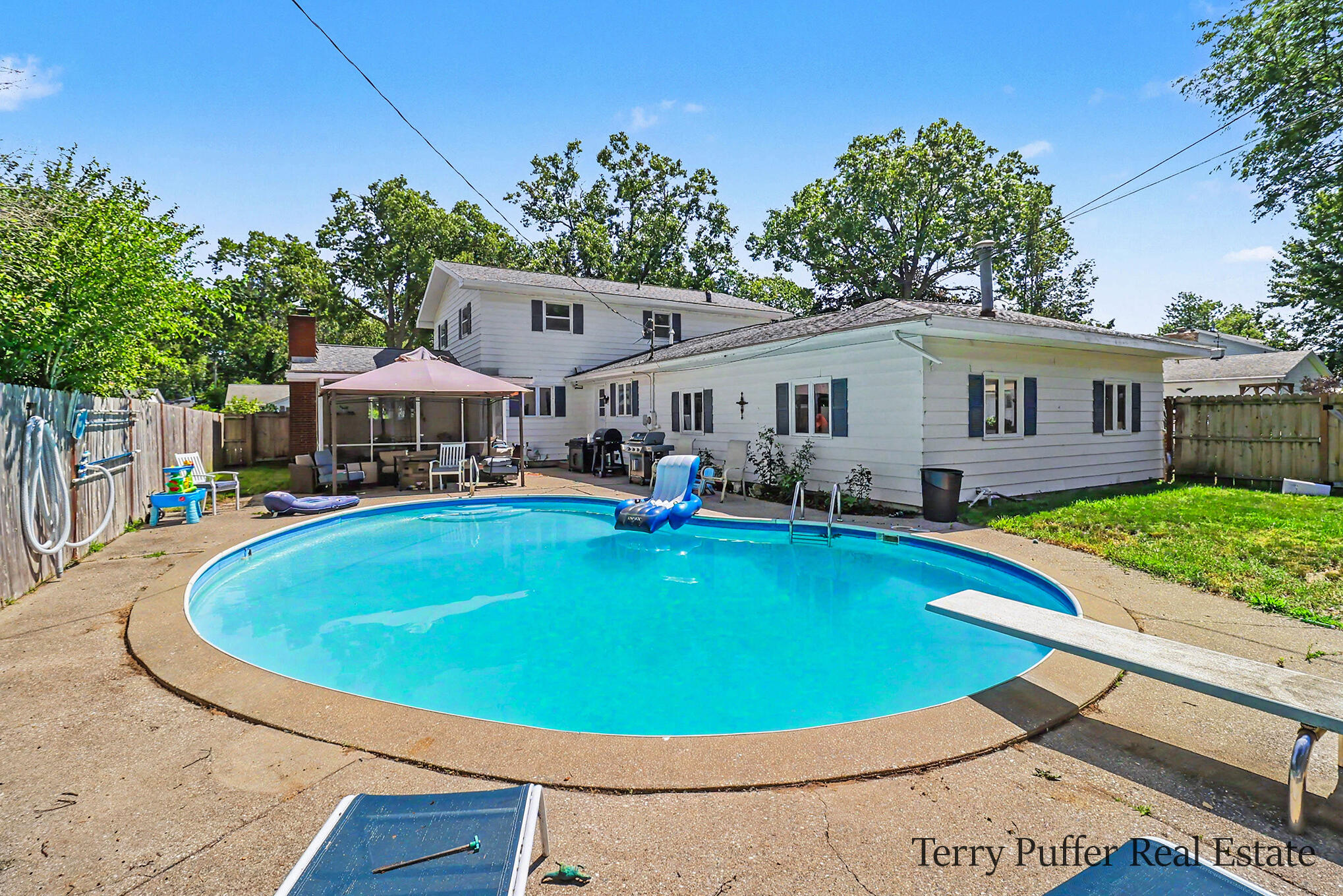 695 Miller Drive Muskegon MI 49445