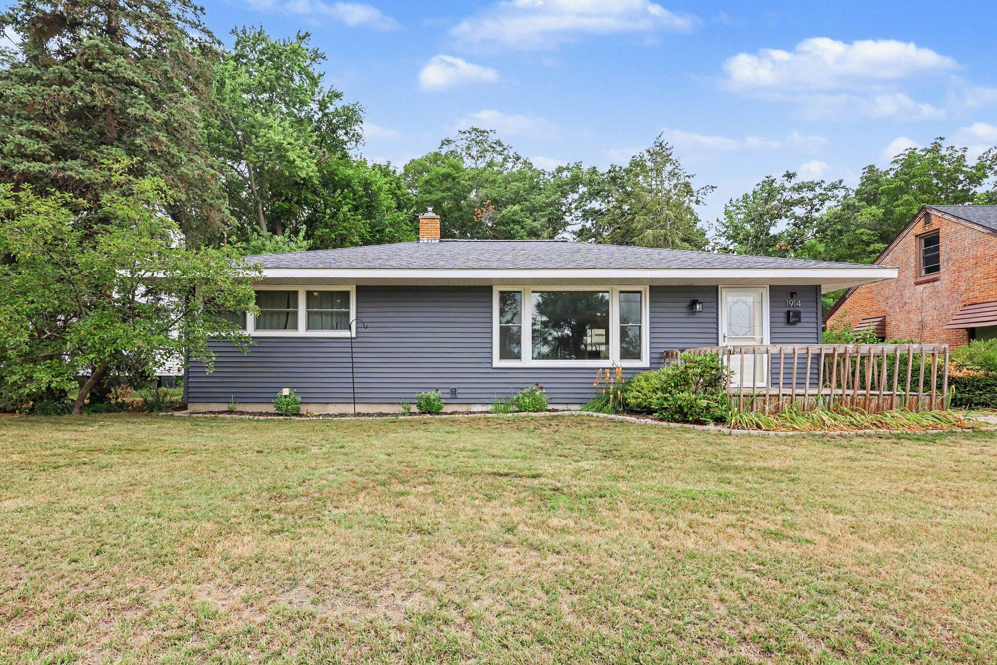 1914 Lake Avenue Muskegon MI 49445