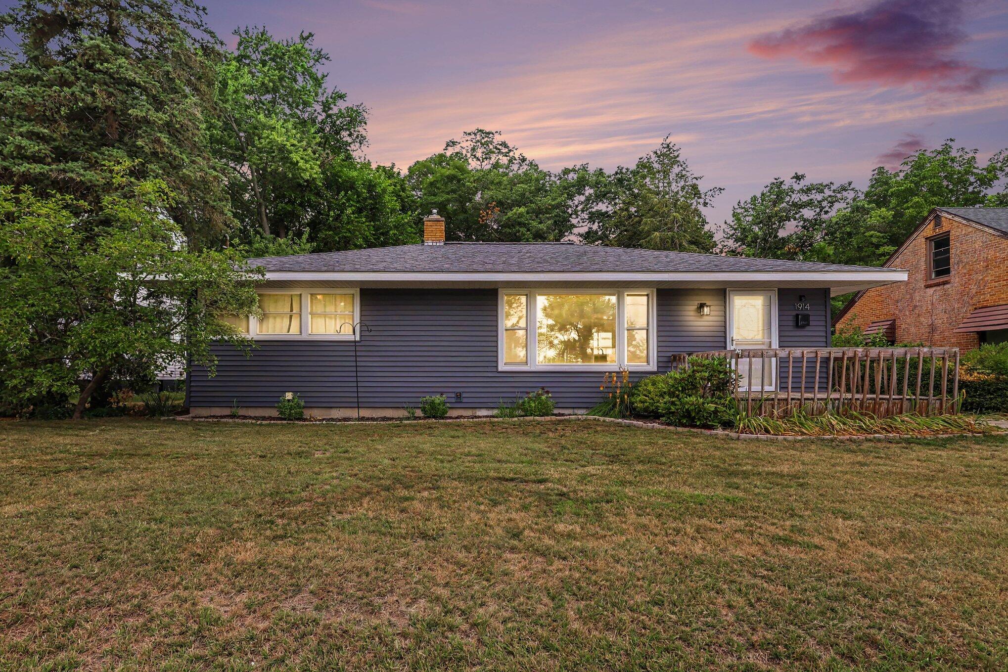 1914 Lake Avenue Muskegon MI 49445