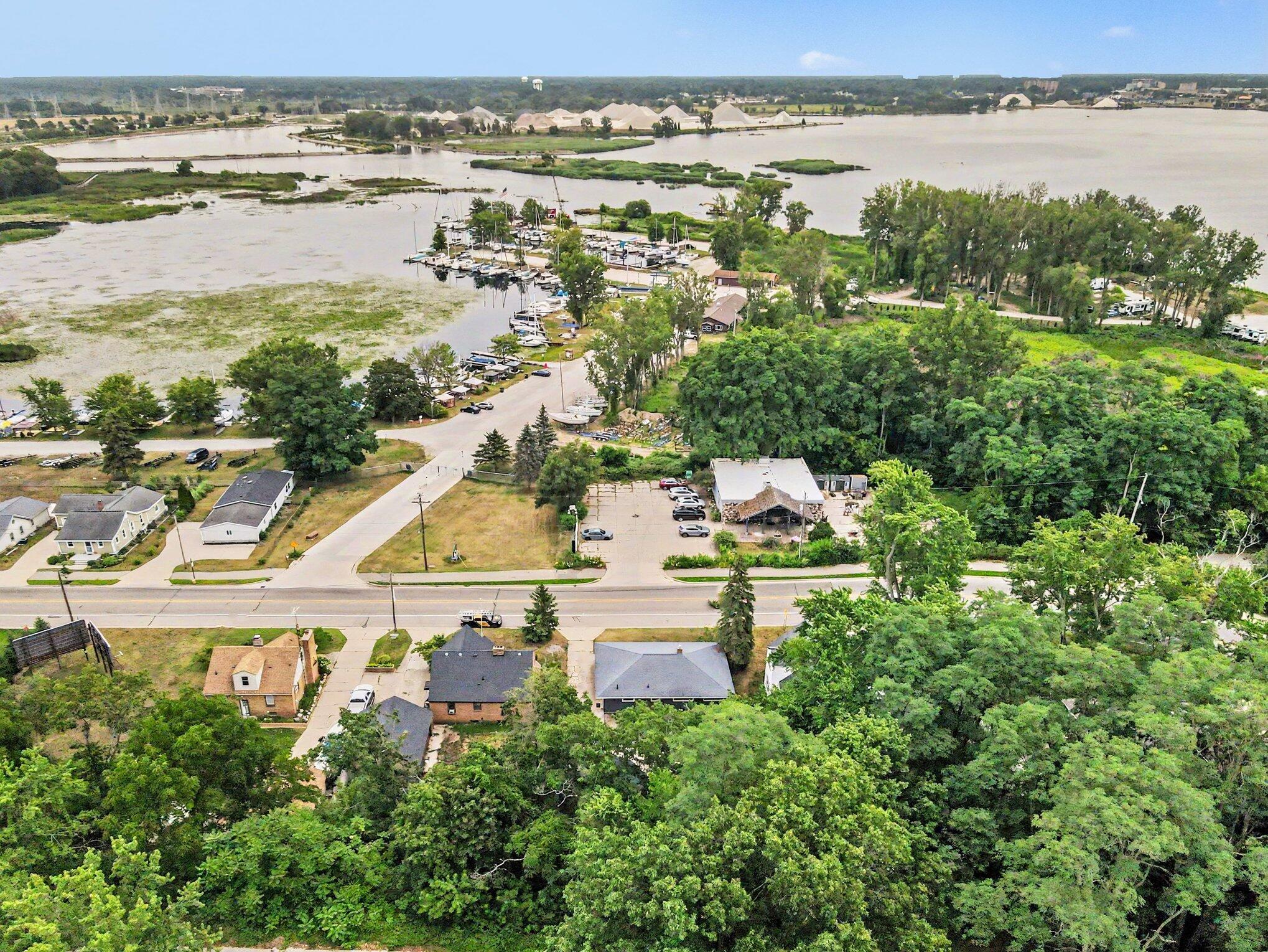 1914 Lake Avenue Muskegon MI 49445