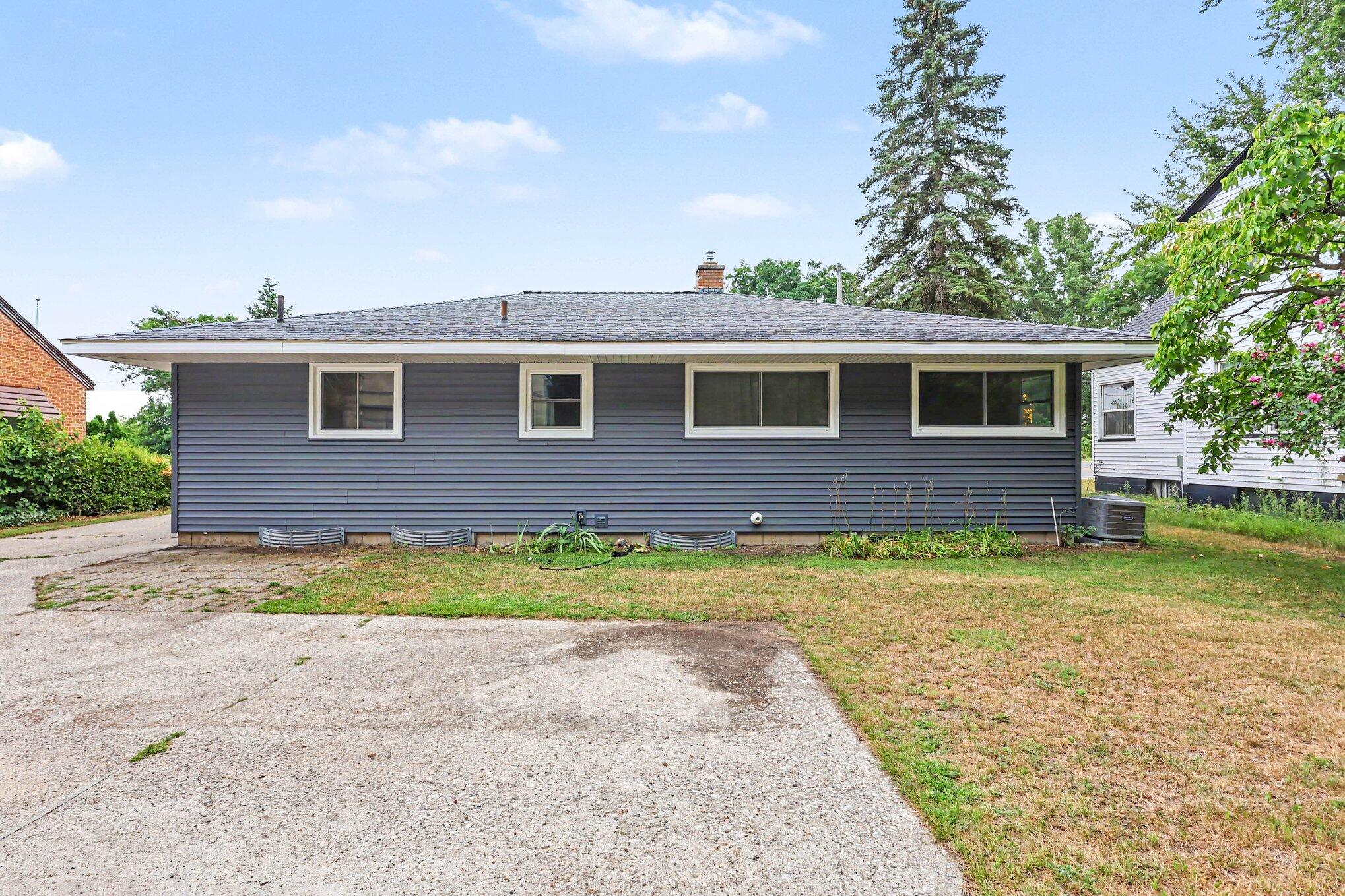 1914 Lake Avenue Muskegon MI 49445
