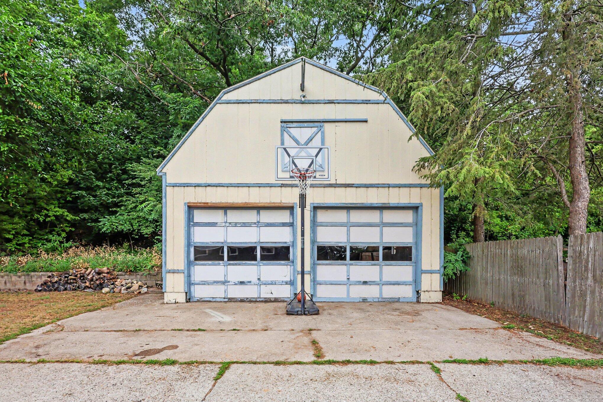 1914 Lake Avenue Muskegon MI 49445