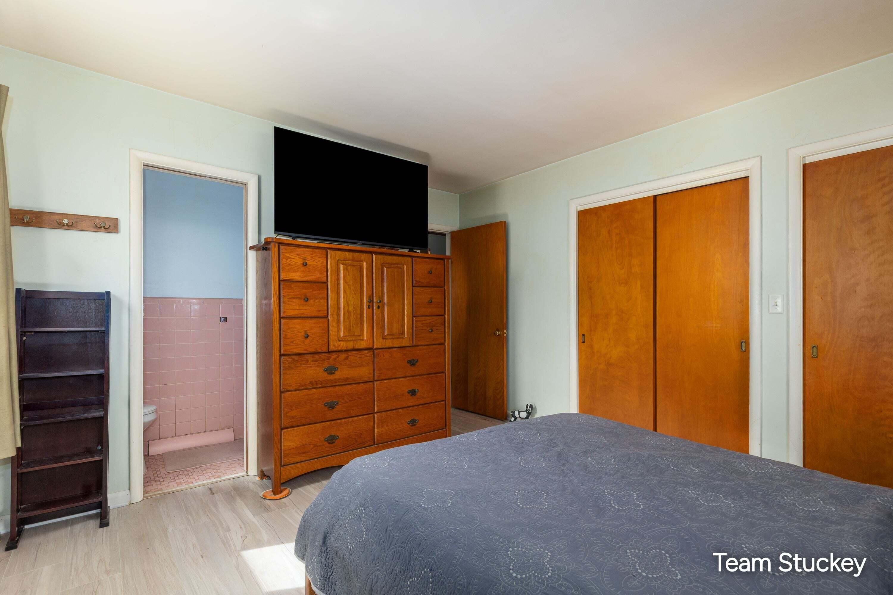 1127 Maplegrove Drive NW Grand Rapids MI 49504