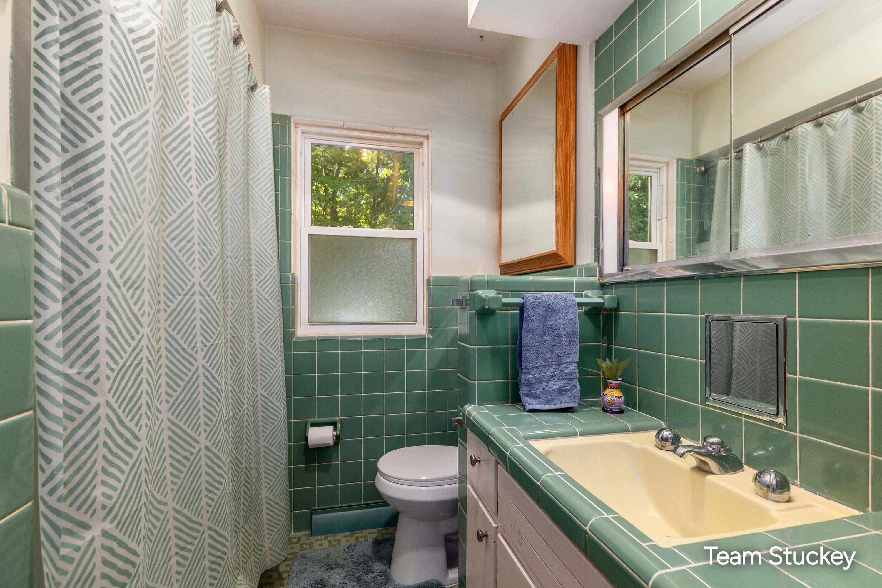 1127 Maplegrove Drive NW Grand Rapids MI 49504