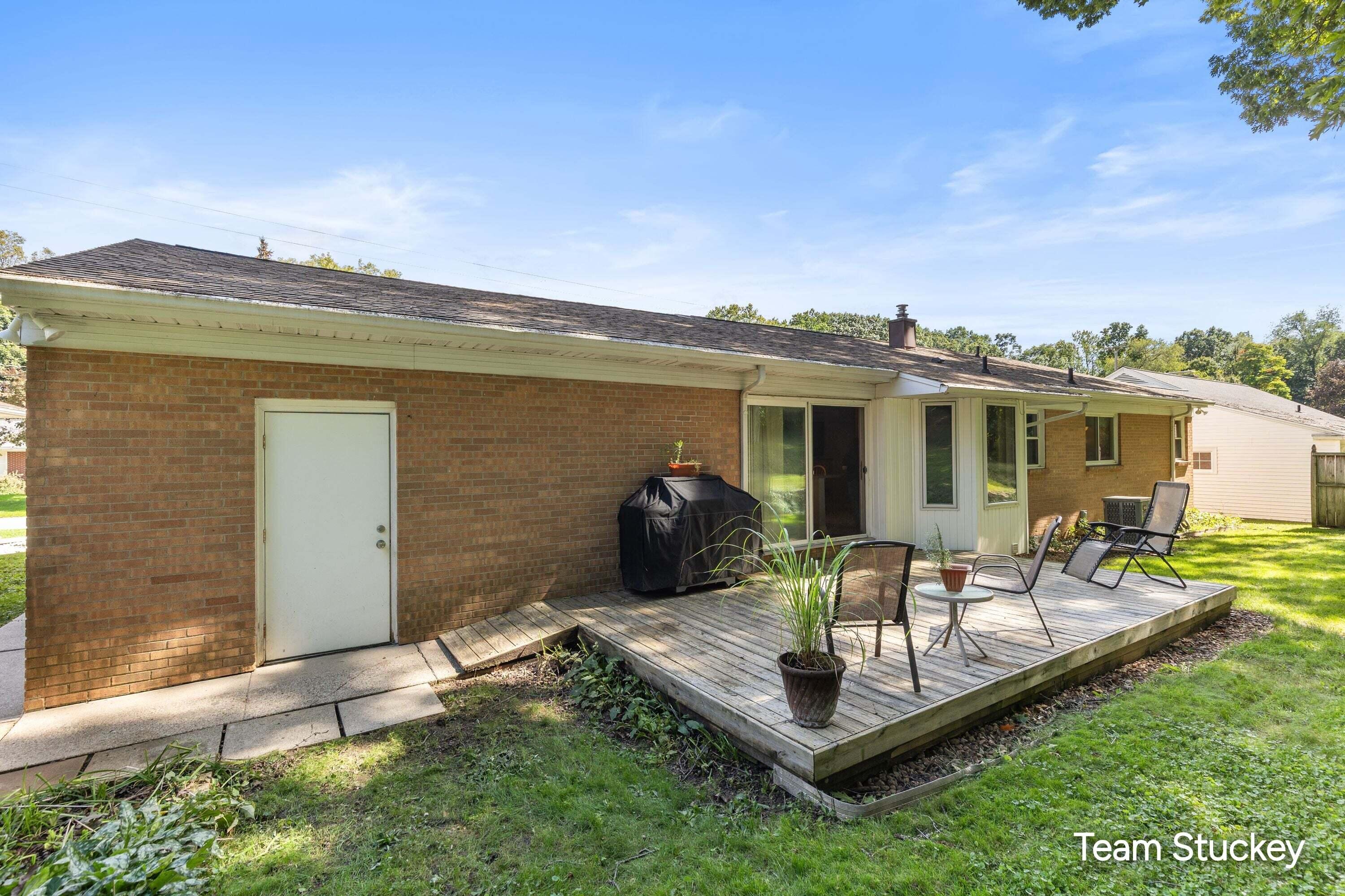 1127 Maplegrove Drive NW Grand Rapids MI 49504