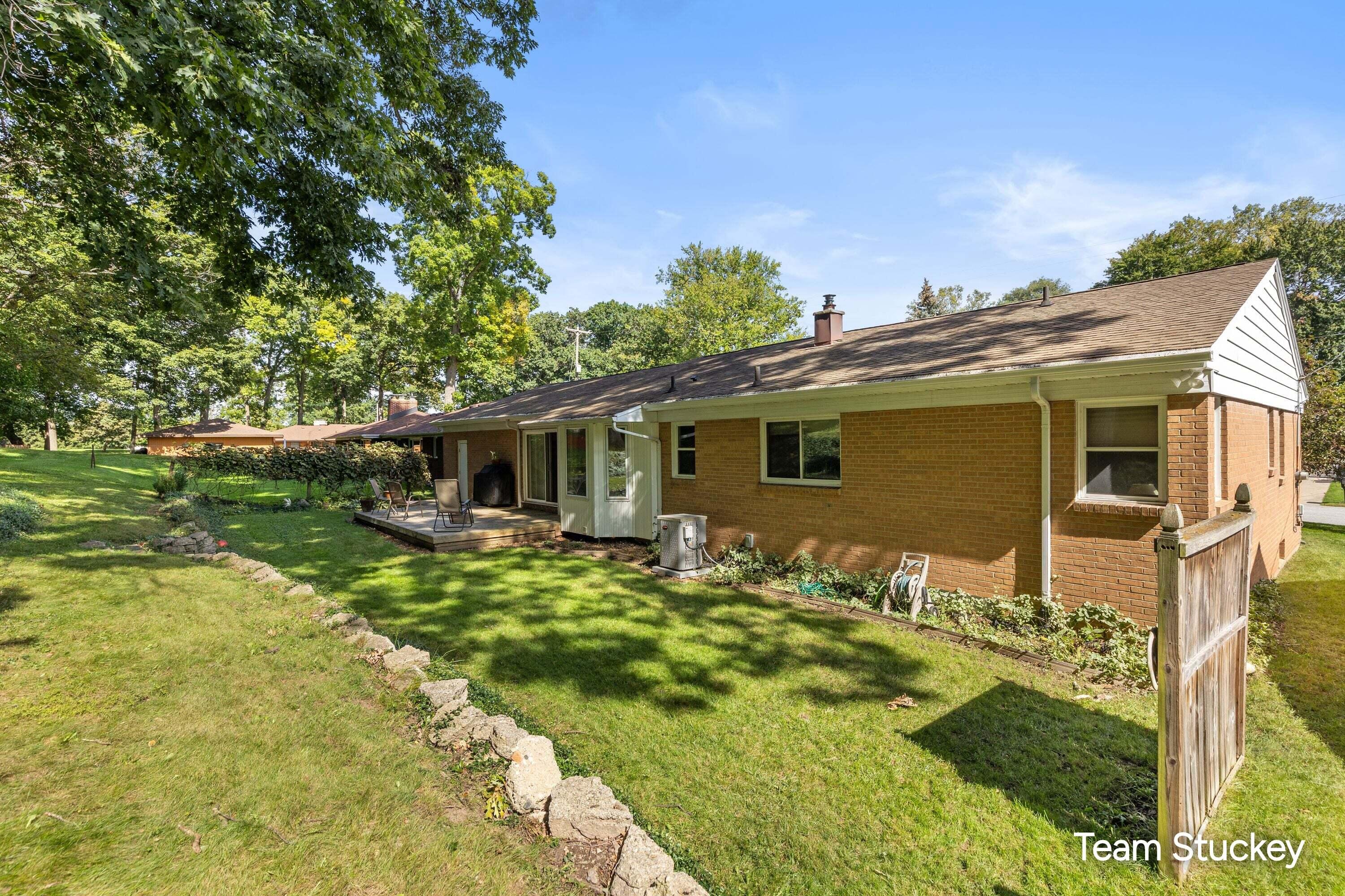 1127 Maplegrove Drive NW Grand Rapids MI 49504