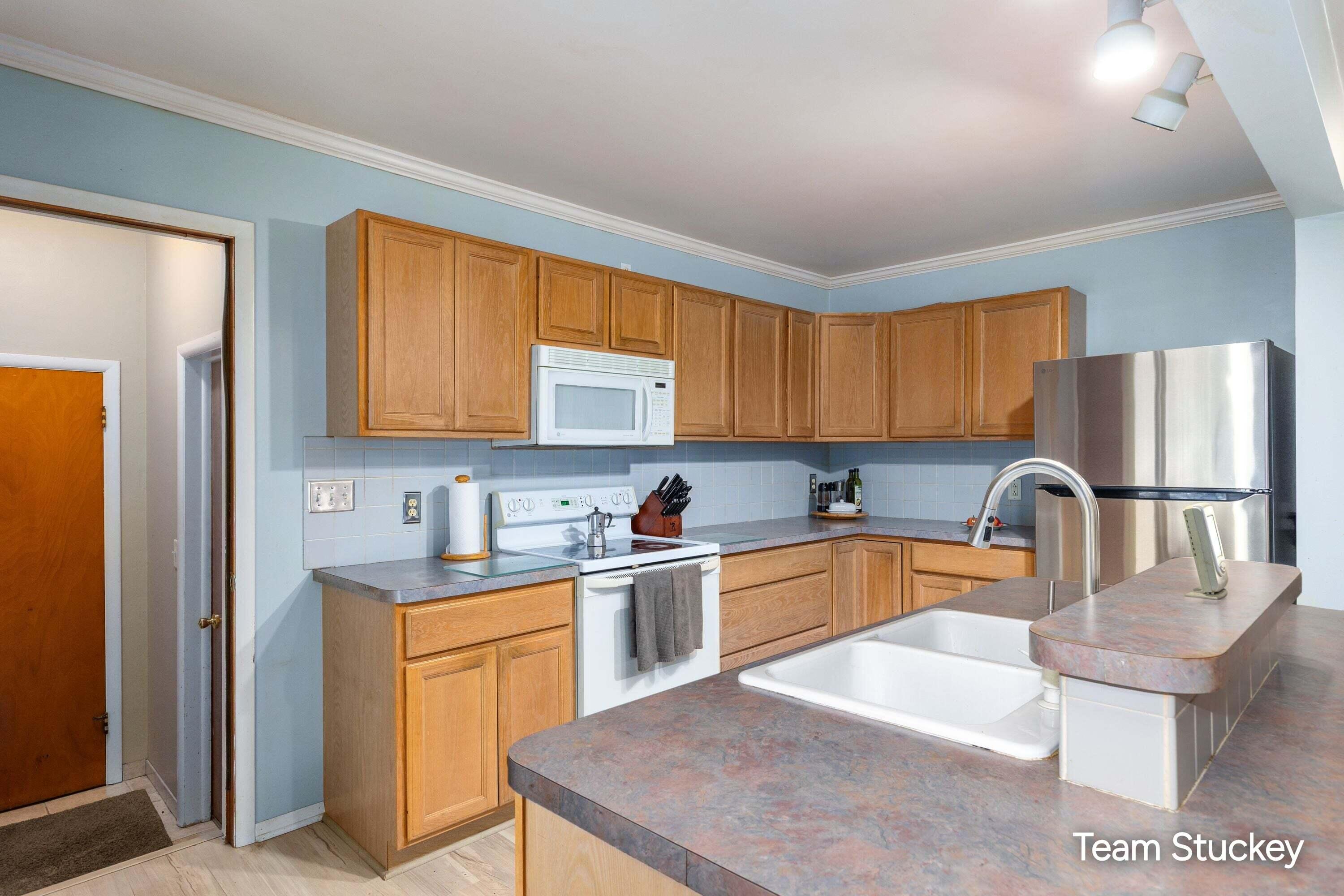 1127 Maplegrove Drive NW Grand Rapids MI 49504