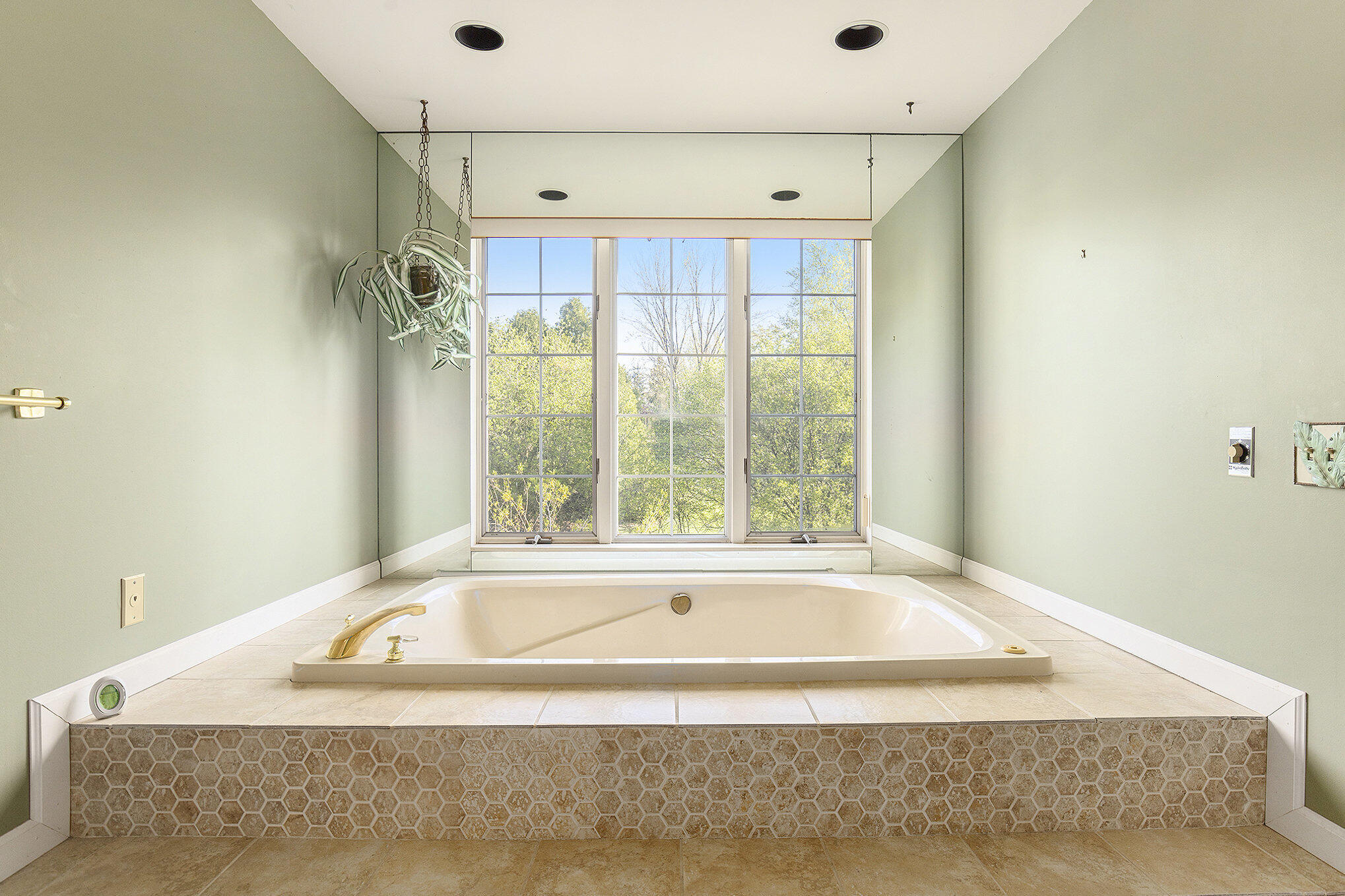 620 Twin Lakes Drive NE Grand Rapids MI 49525