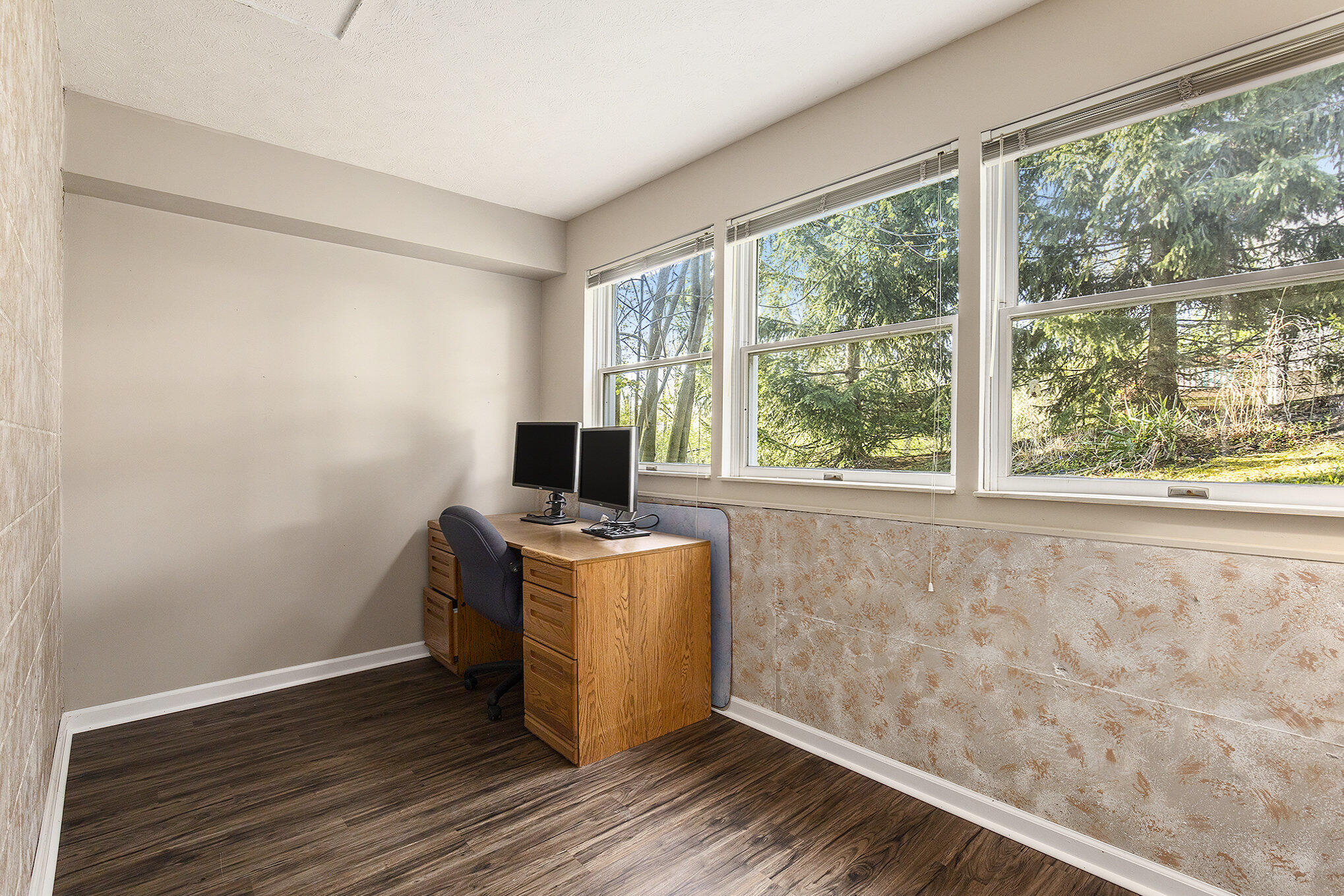 620 Twin Lakes Drive NE Grand Rapids MI 49525