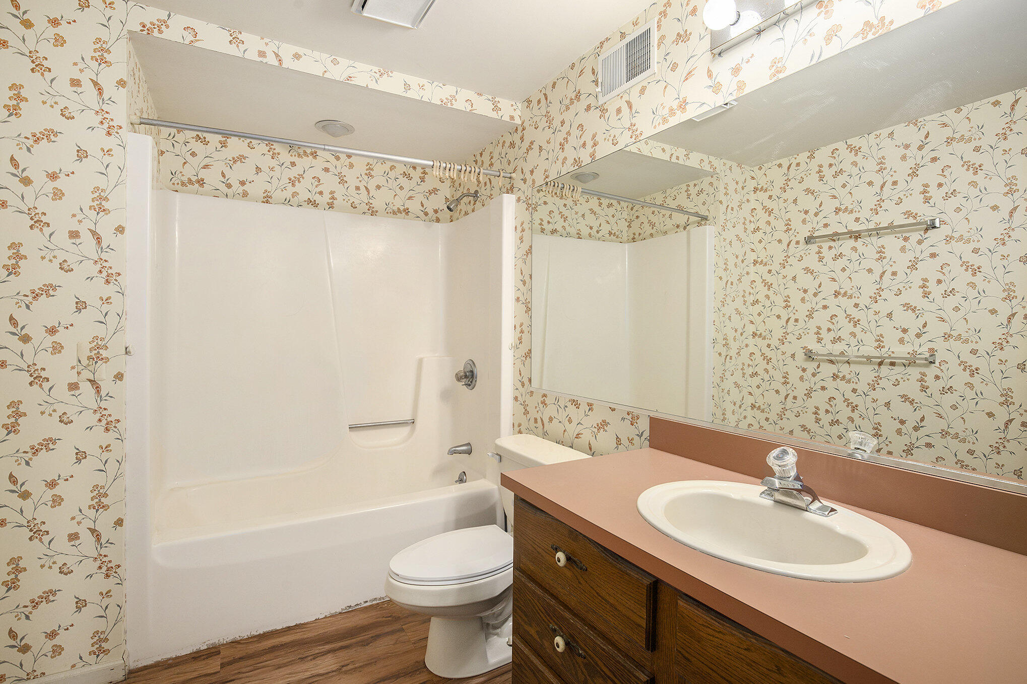 620 Twin Lakes Drive NE Grand Rapids MI 49525