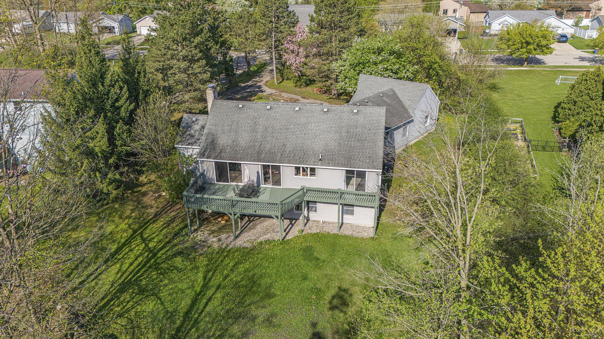 620 Twin Lakes Drive NE Grand Rapids MI 49525