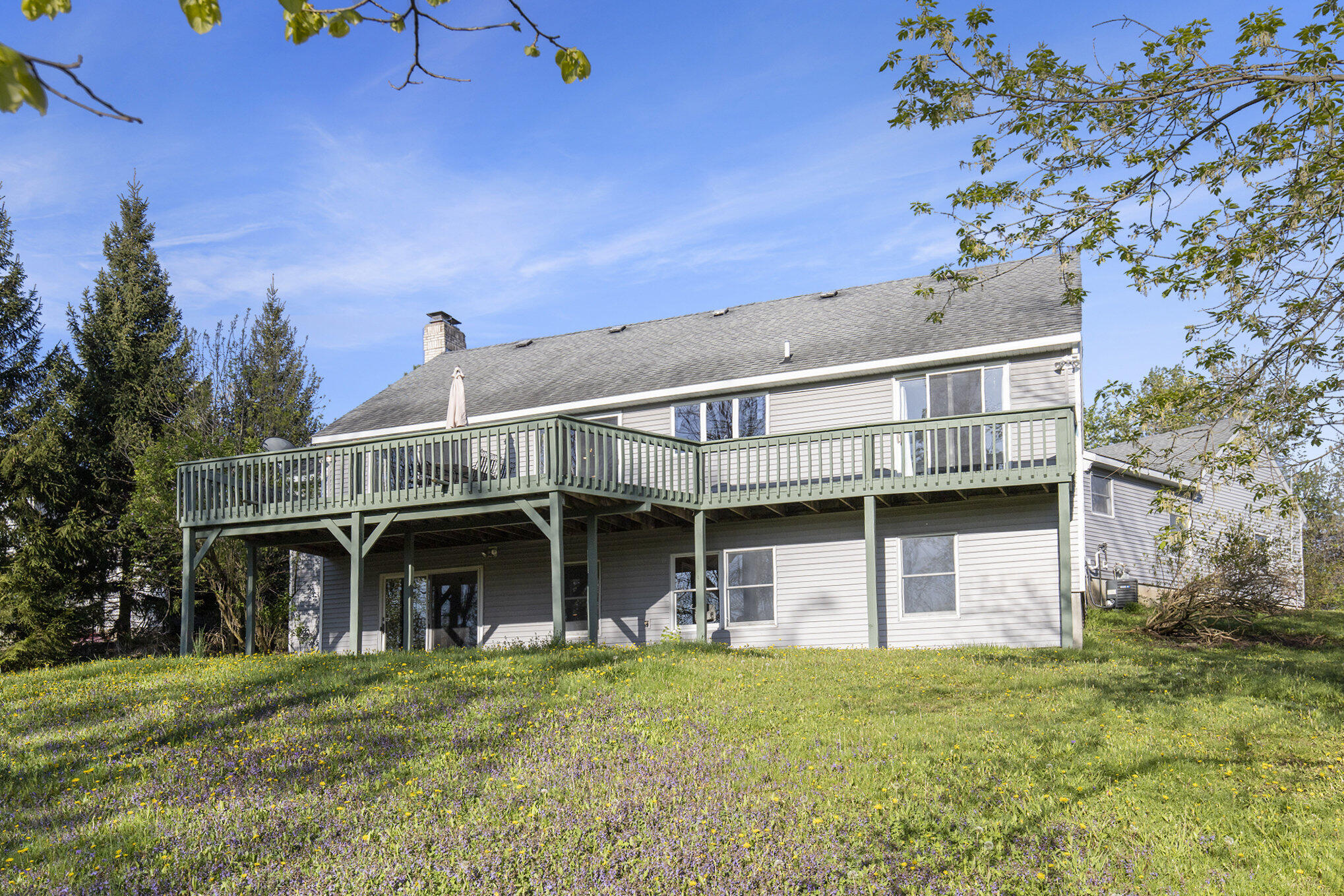 620 Twin Lakes Drive NE Grand Rapids MI 49525