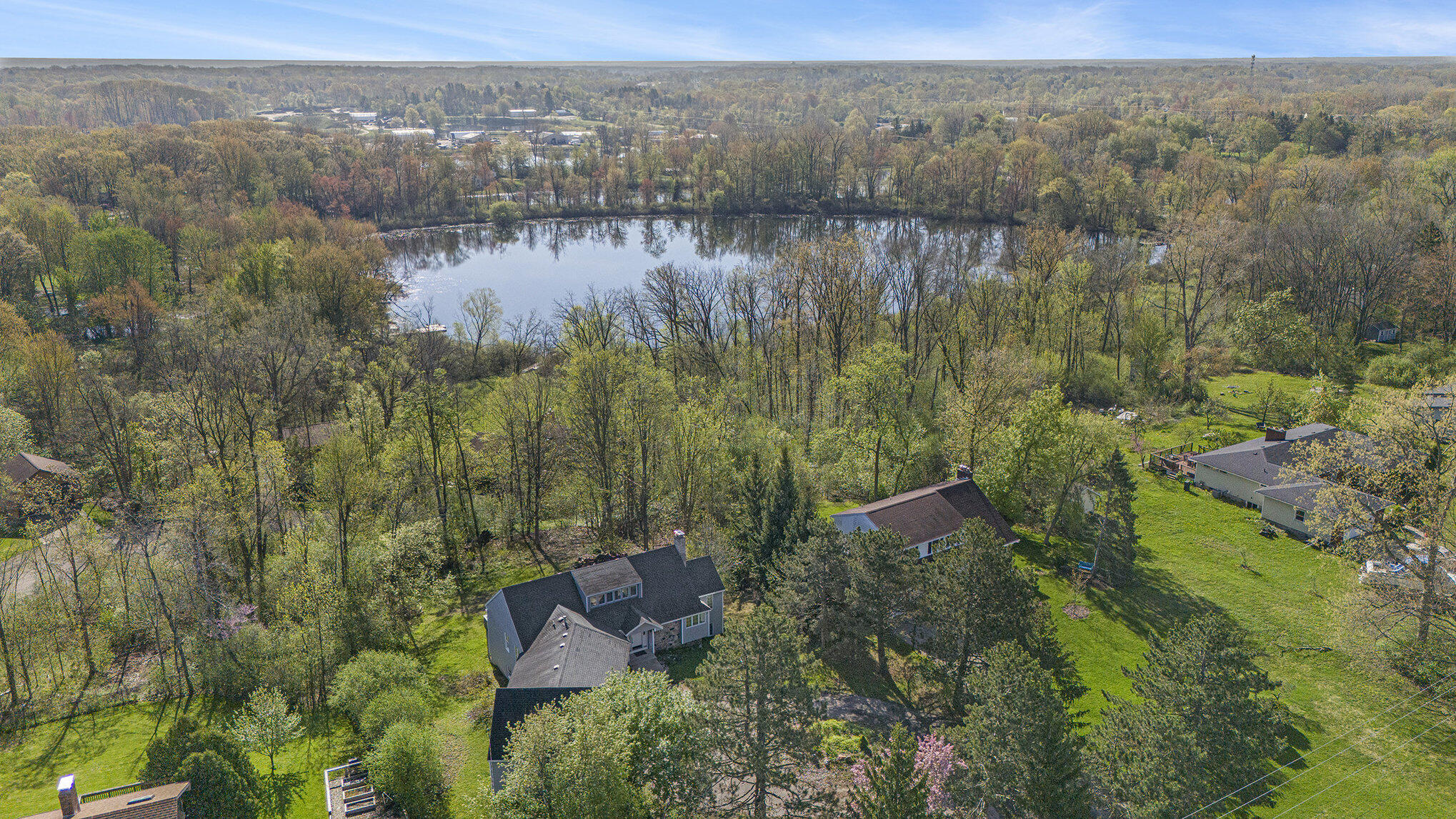 620 Twin Lakes Drive NE Grand Rapids MI 49525