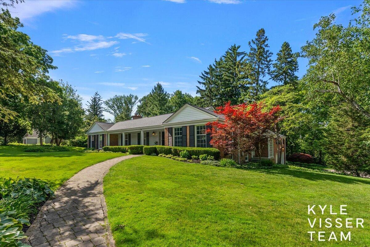 2089 Robinson Road SE Grand Rapids MI 49506