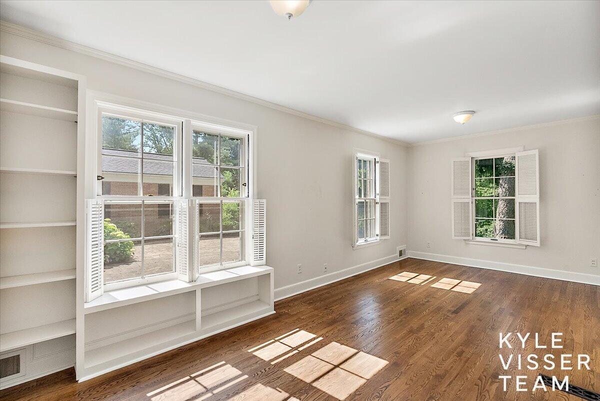 2089 Robinson Road SE Grand Rapids MI 49506