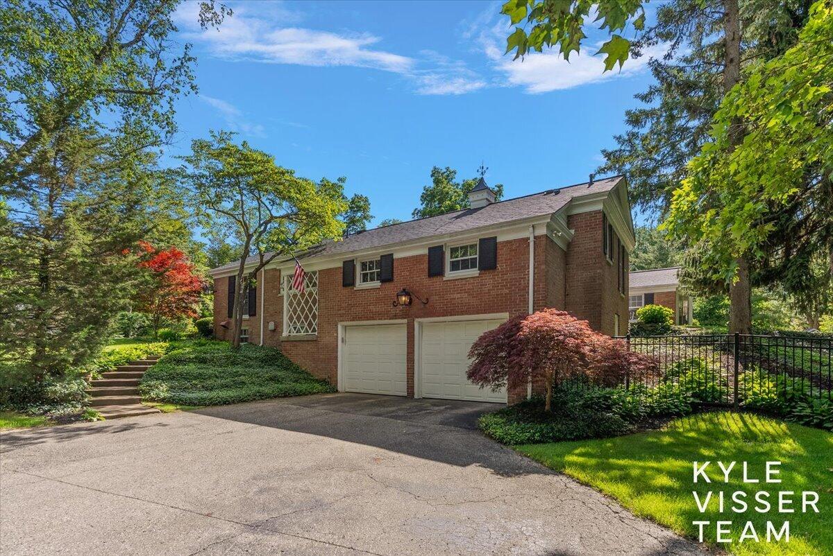 2089 Robinson Road SE Grand Rapids MI 49506