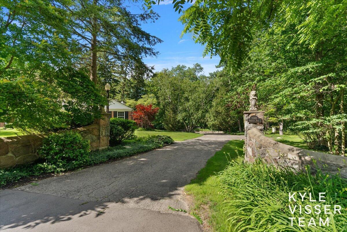 2089 Robinson Road SE Grand Rapids MI 49506