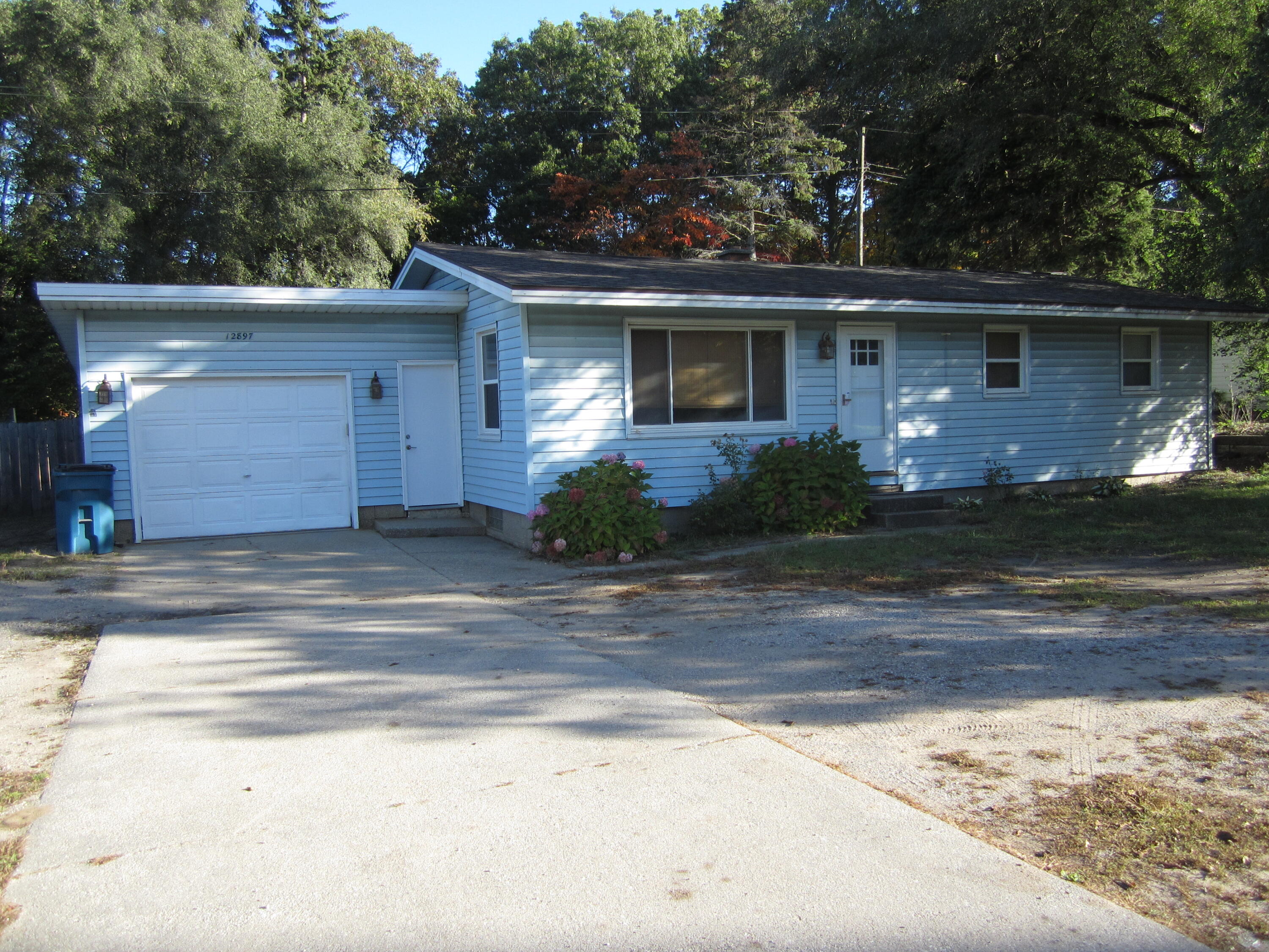 12897 James Street Holland MI 49424