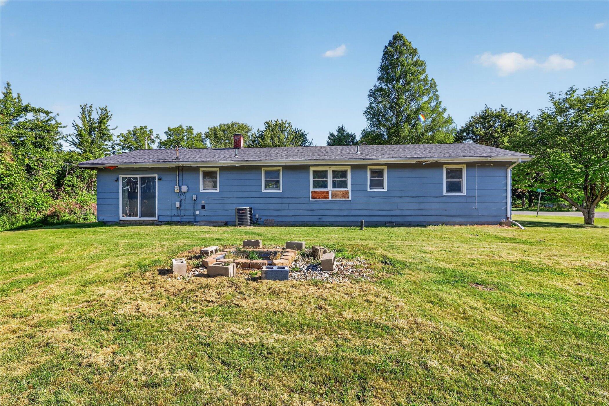 974 Emerson Avenue Benton Harbor MI 49022