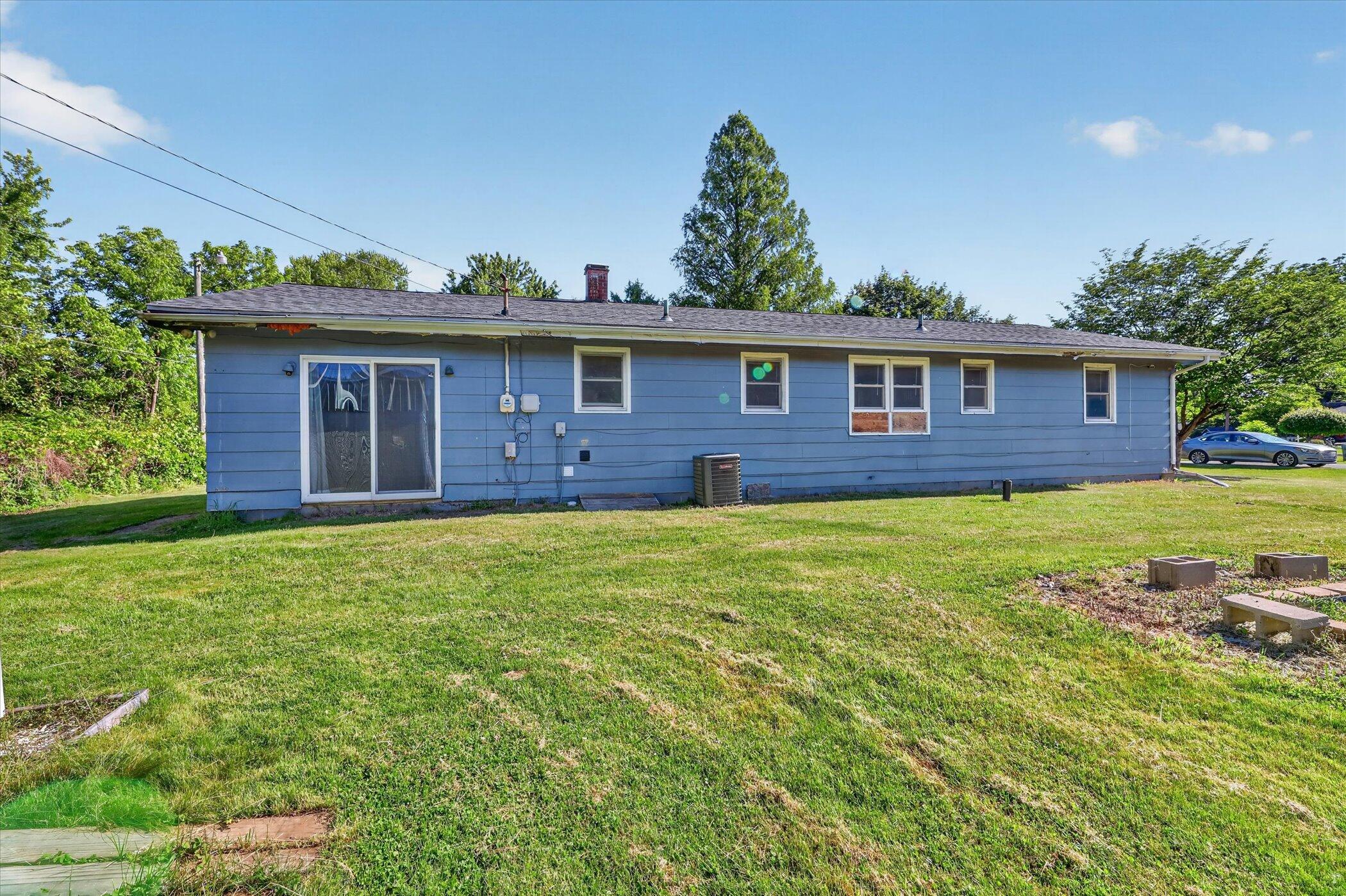 974 Emerson Avenue Benton Harbor MI 49022
