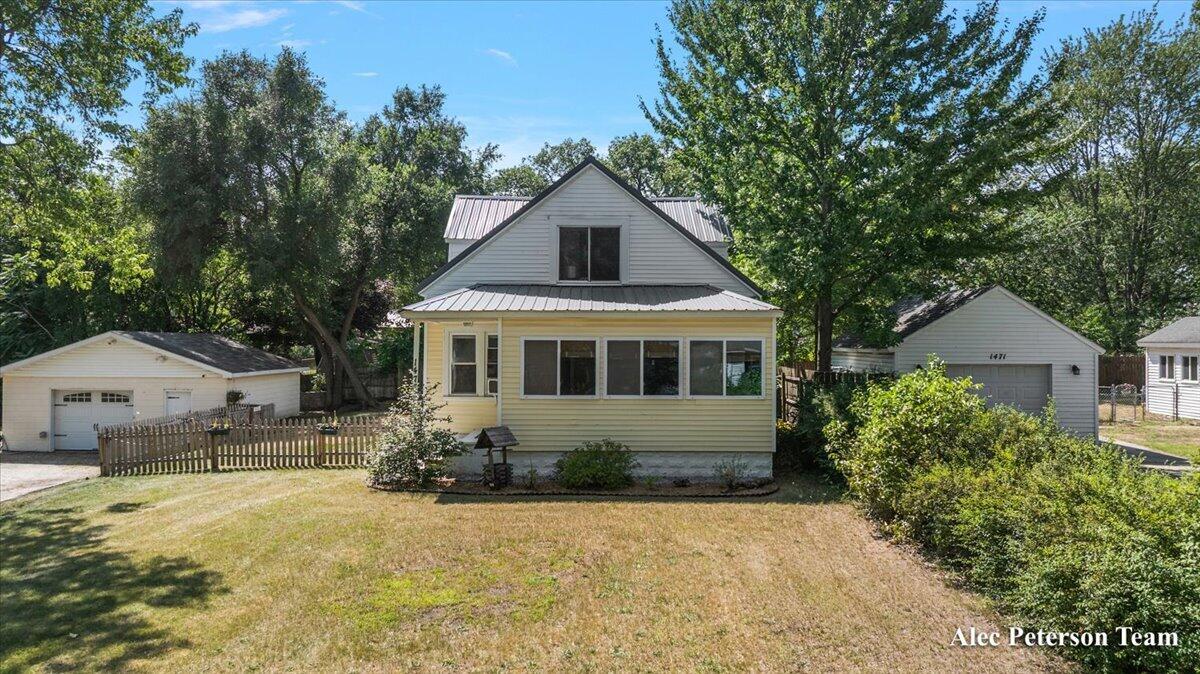 1473 Center Street Muskegon MI 49442