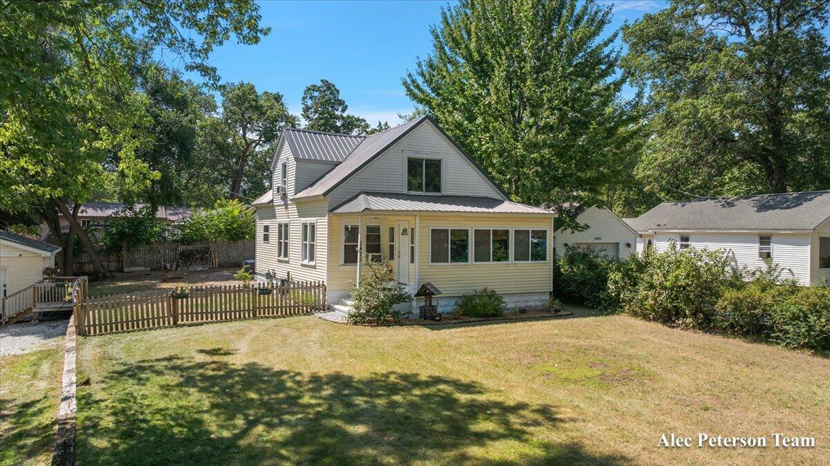 1473 Center Street Muskegon MI 49442