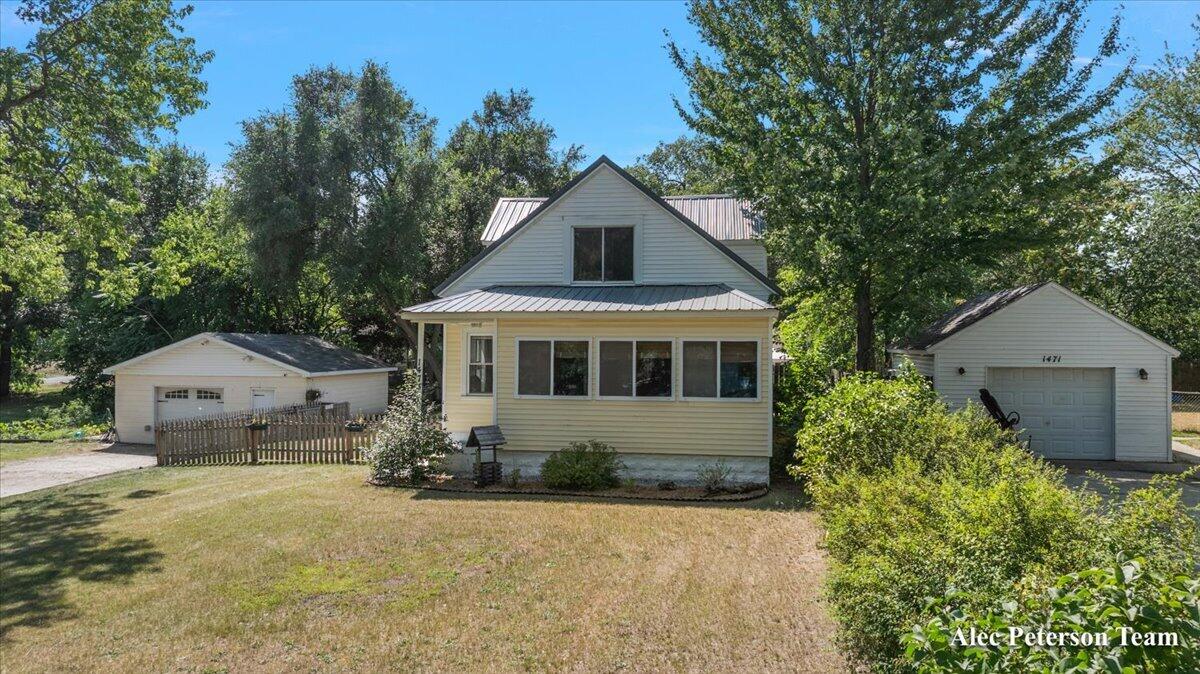 1473 Center Street Muskegon MI 49442