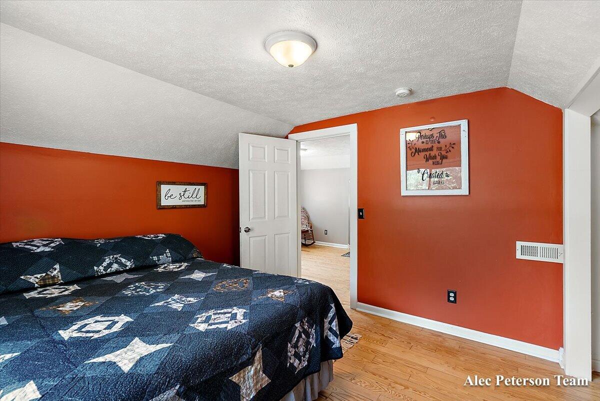 1473 Center Street Muskegon MI 49442