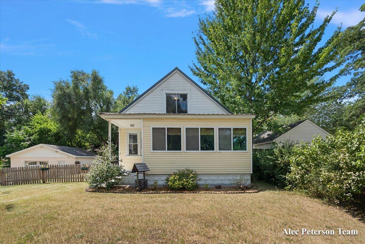 1473 Center Street Muskegon MI 49442