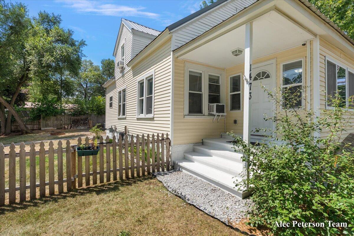 1473 Center Street Muskegon MI 49442