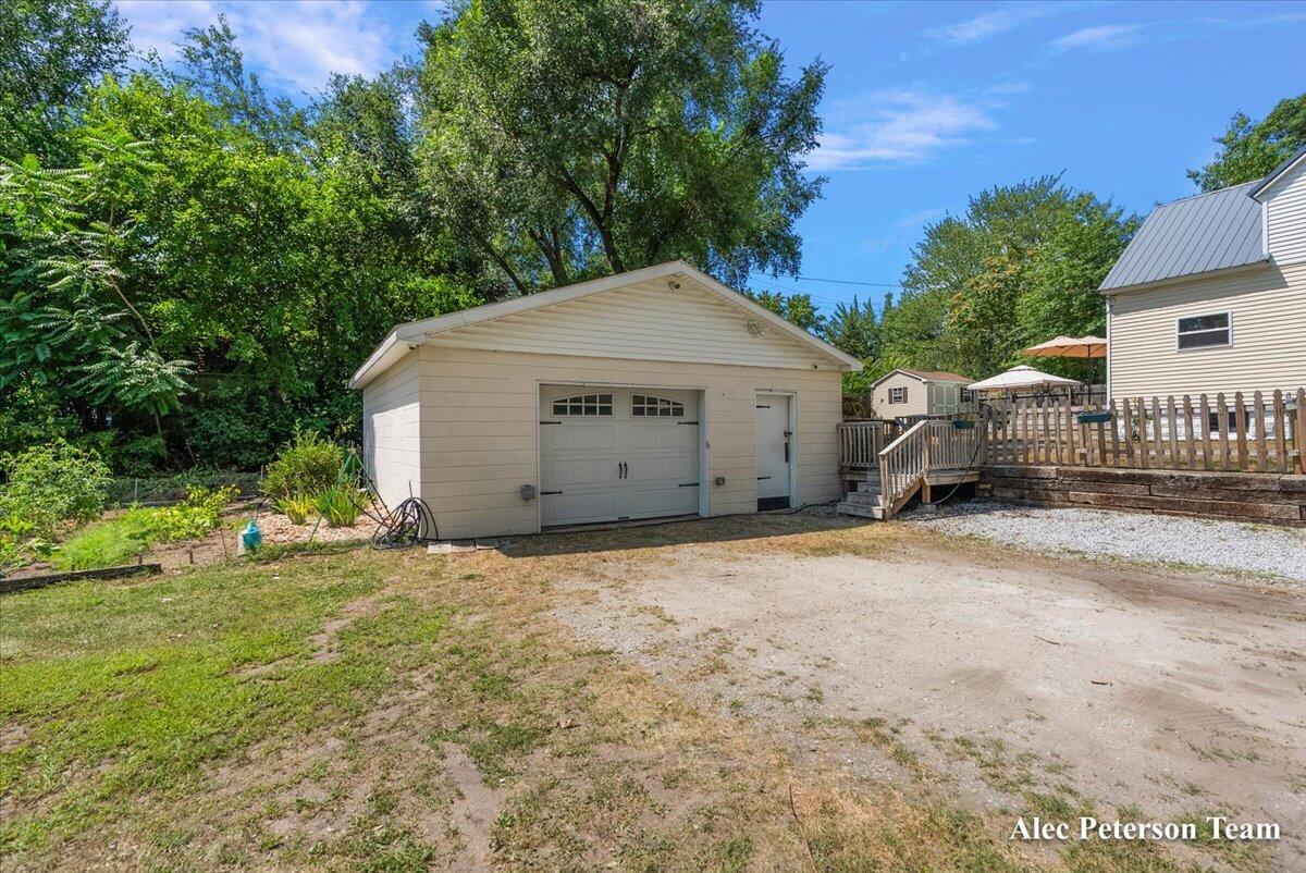 1473 Center Street Muskegon MI 49442