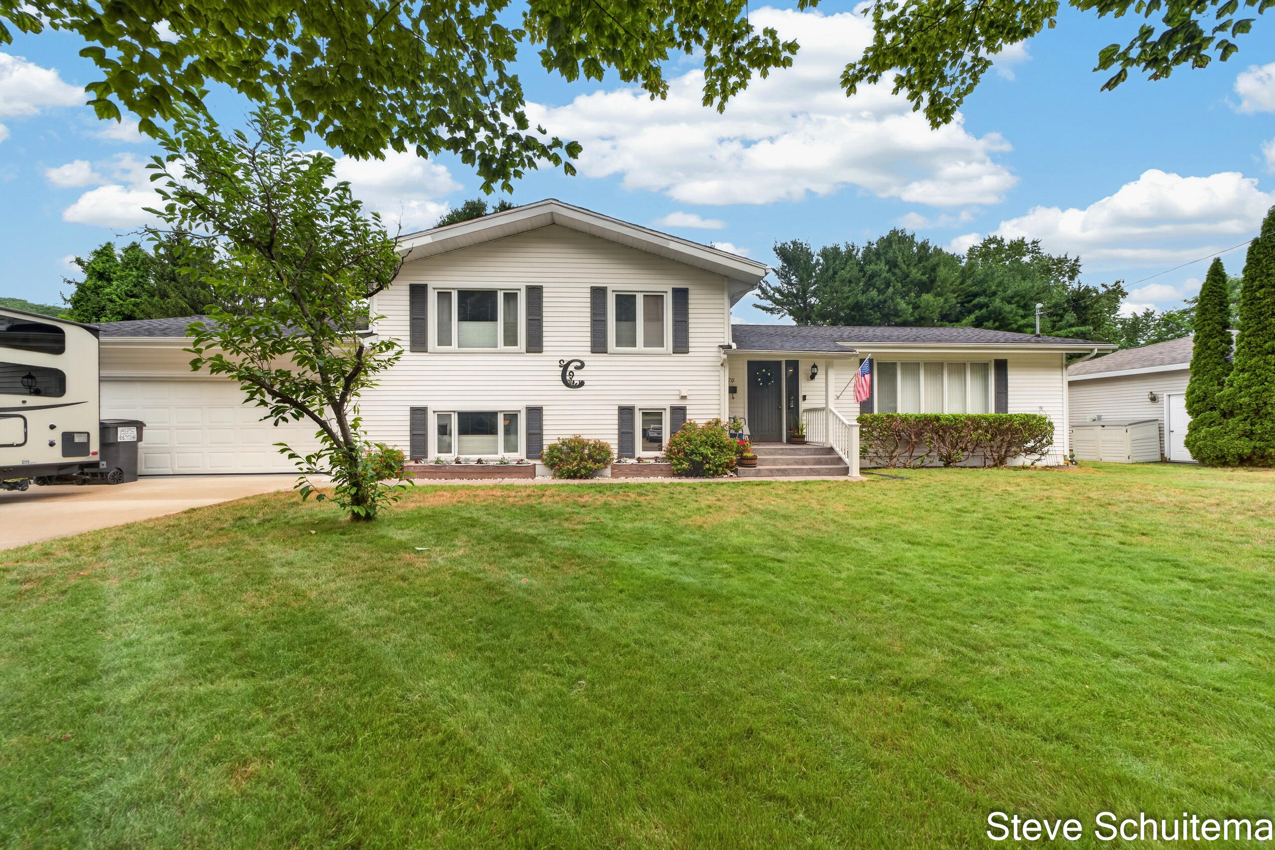 1870 Hendrick Road Norton Shores MI 49441