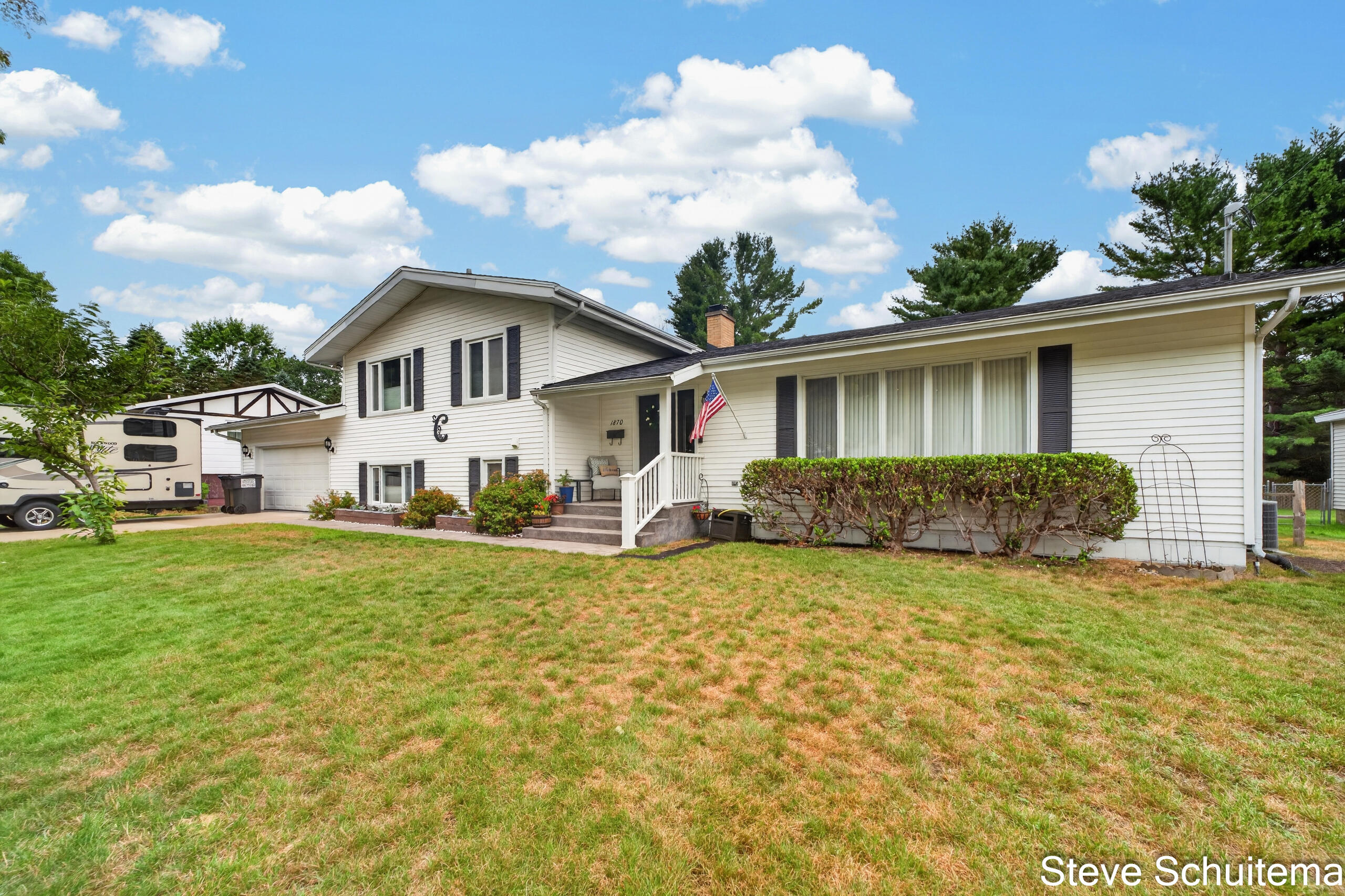 1870 Hendrick Road Norton Shores MI 49441