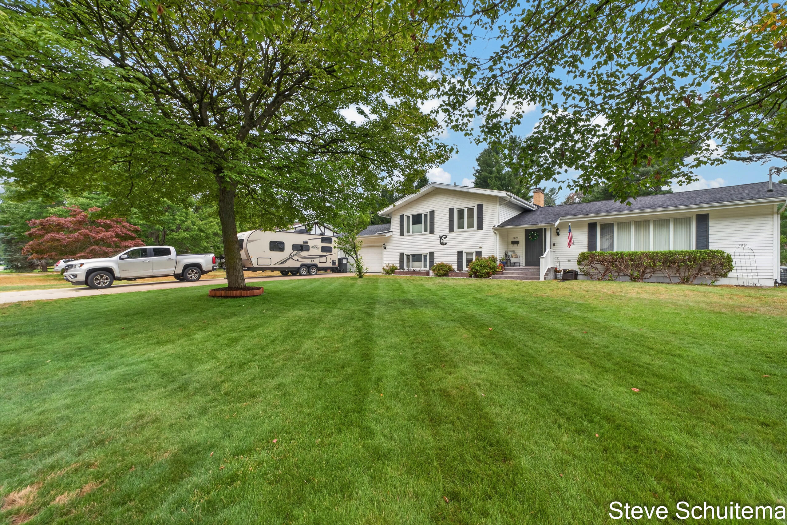 1870 Hendrick Road Norton Shores MI 49441