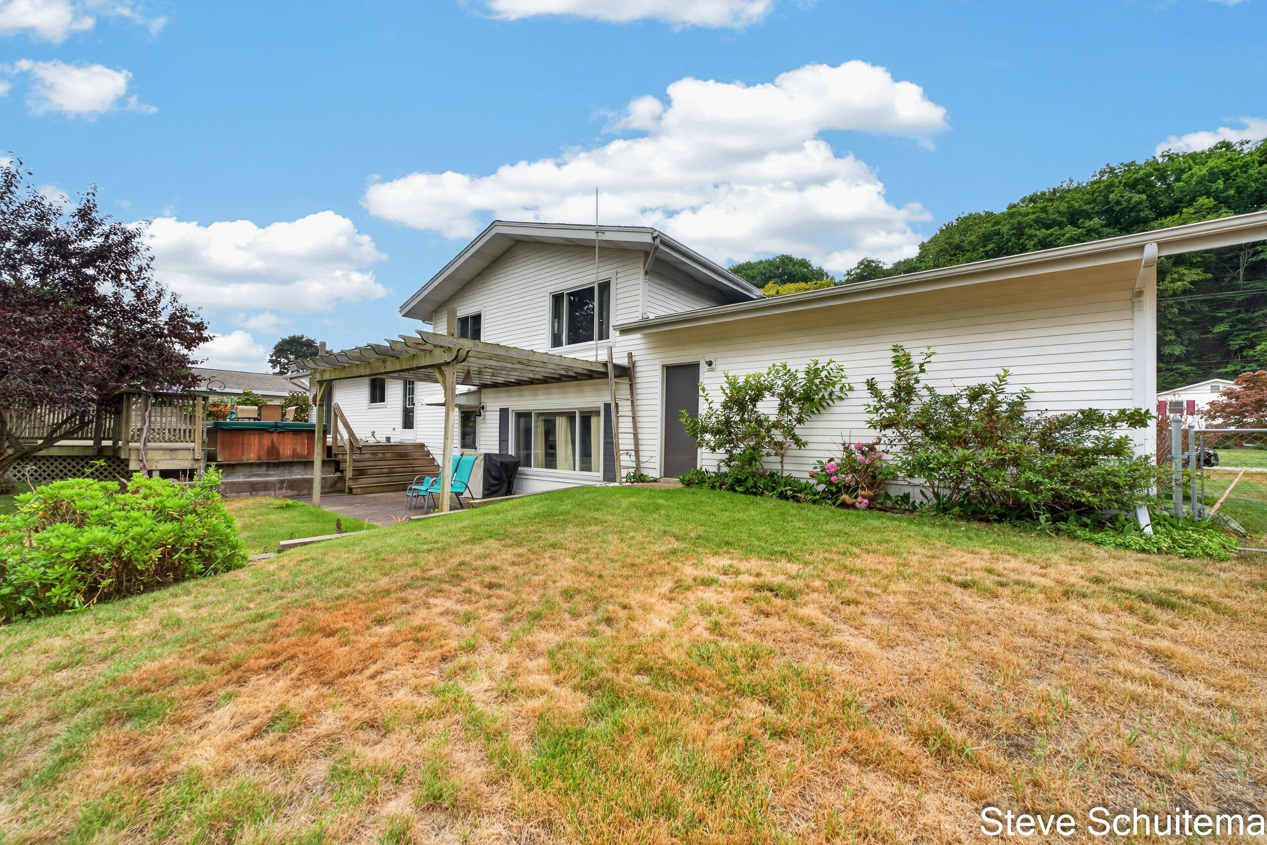 1870 Hendrick Road Norton Shores MI 49441