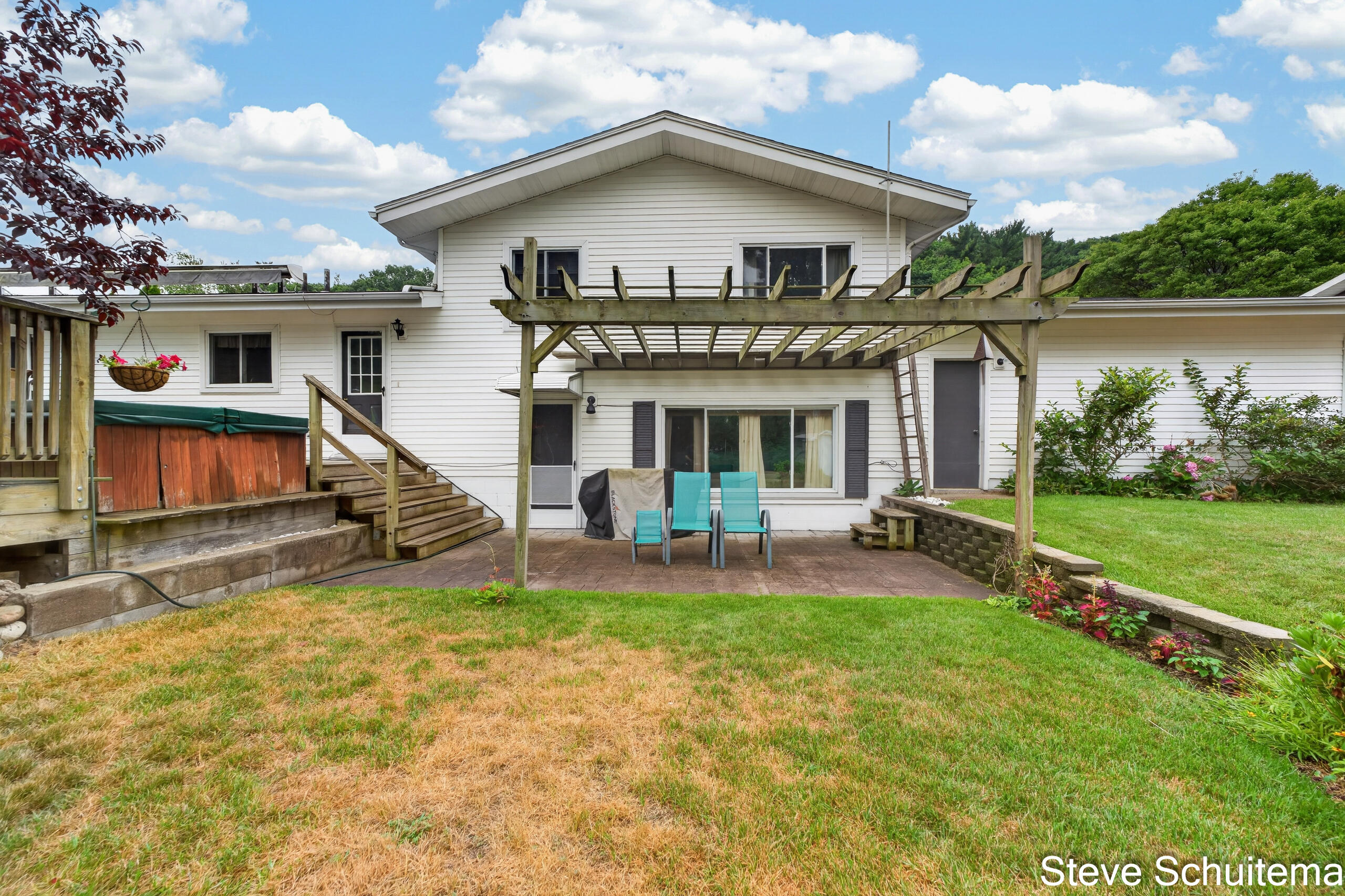 1870 Hendrick Road Norton Shores MI 49441